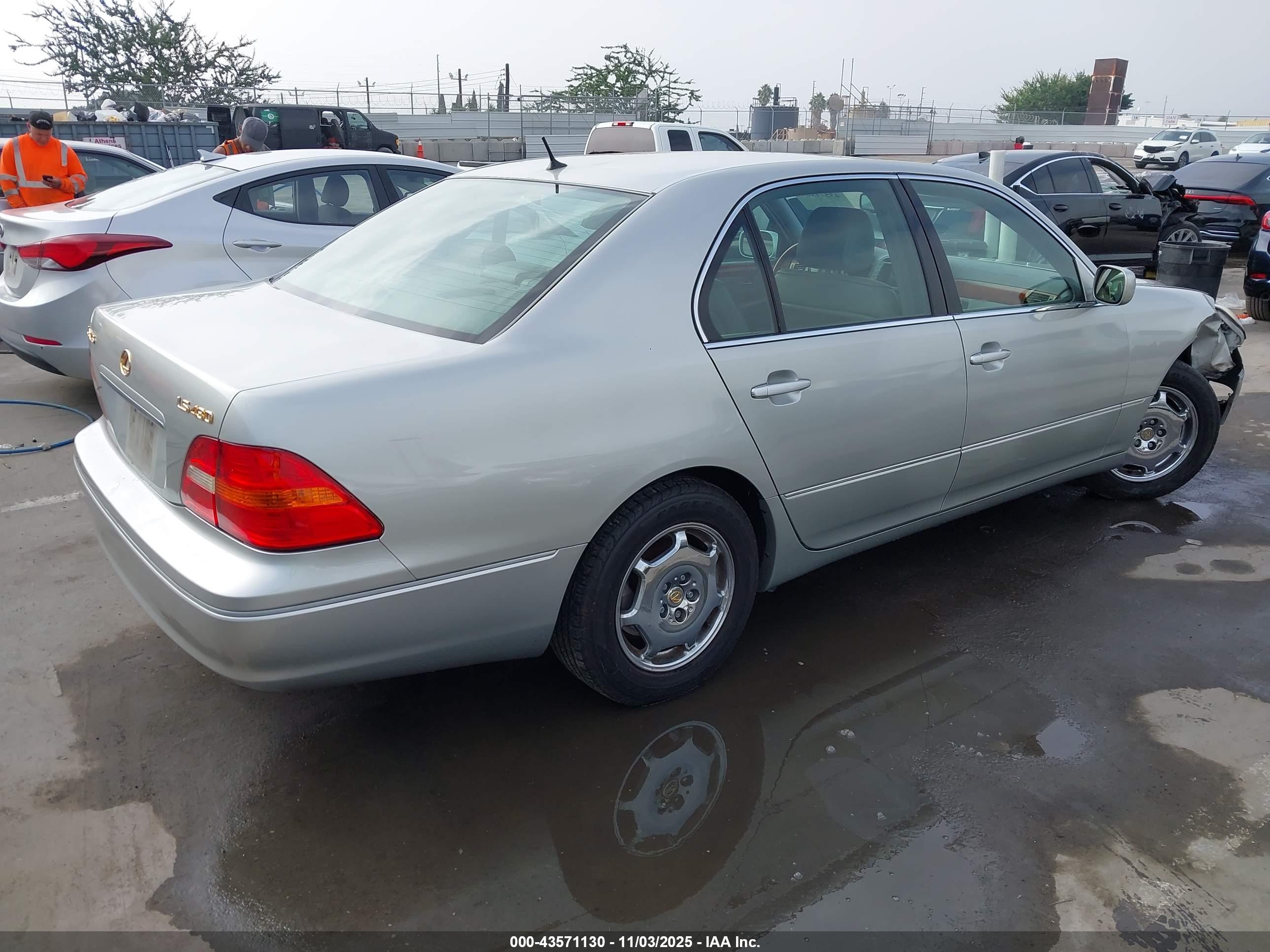 LEXUS LS image 4