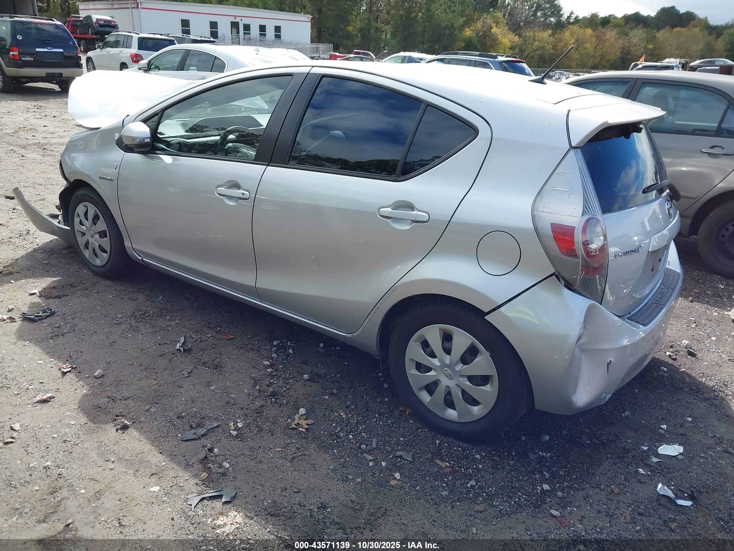 TOYOTA PRIUS image 3