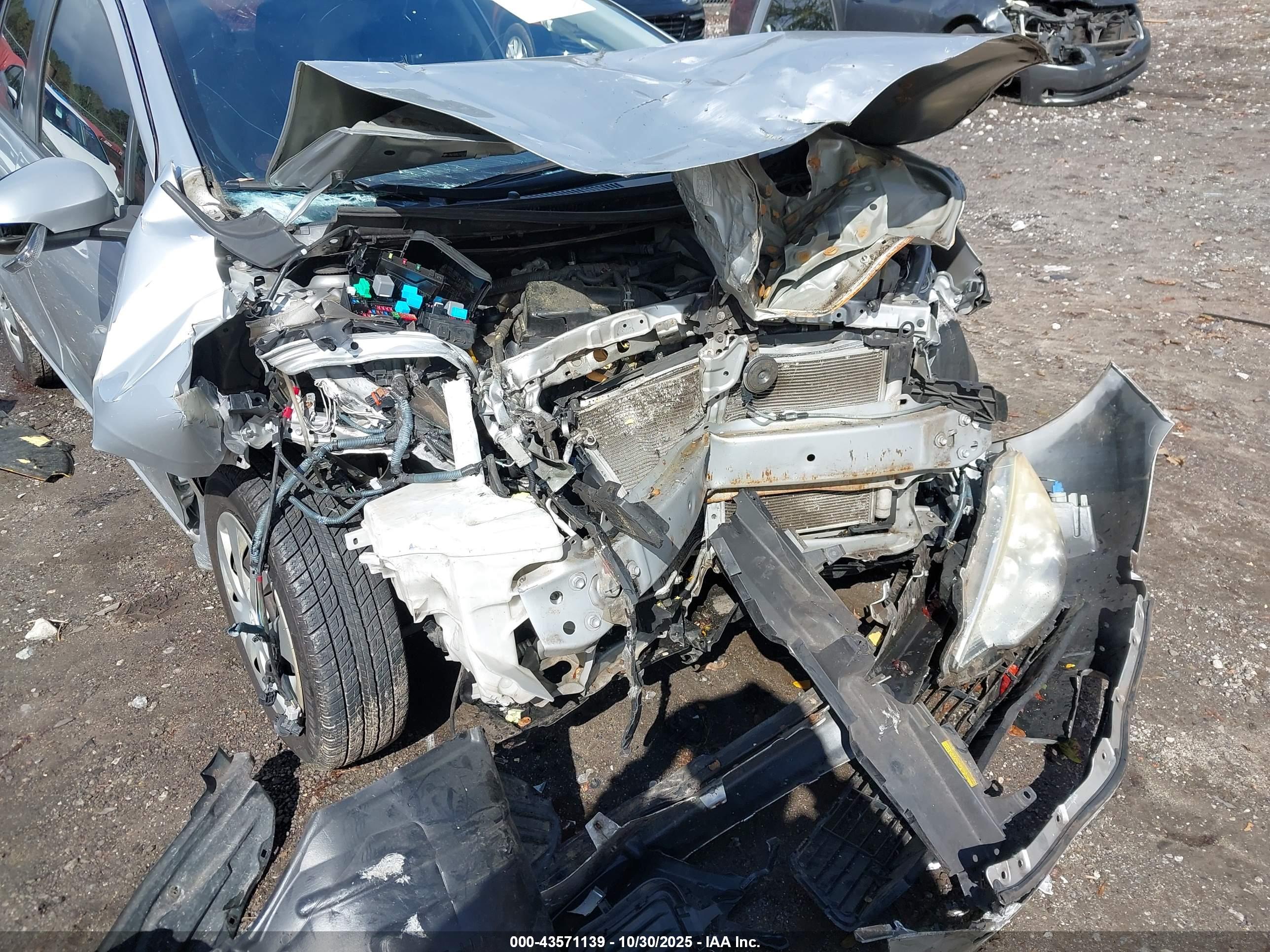 TOYOTA PRIUS image 6