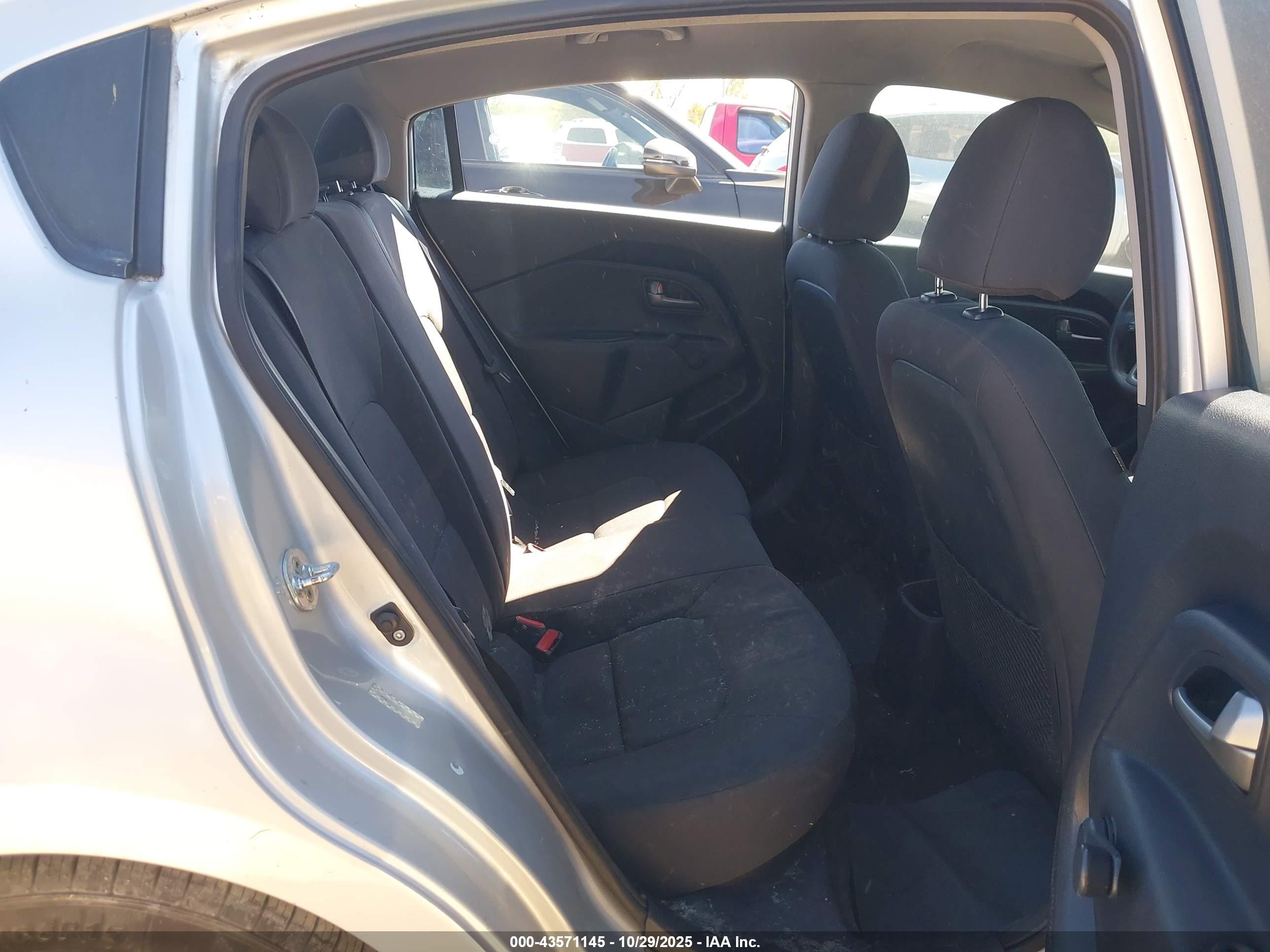 KIA RIO image 8