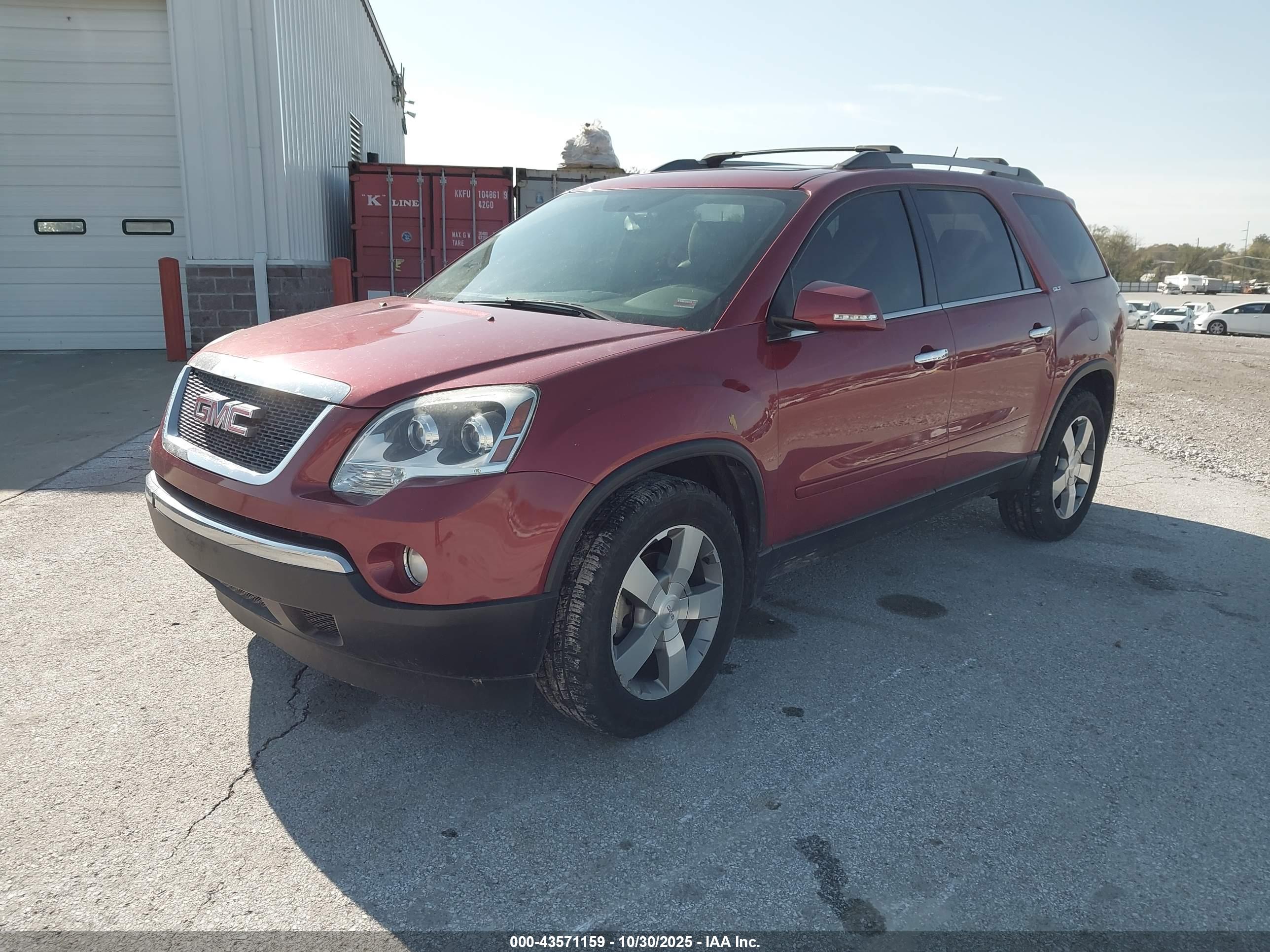GMC ACADIA image 2