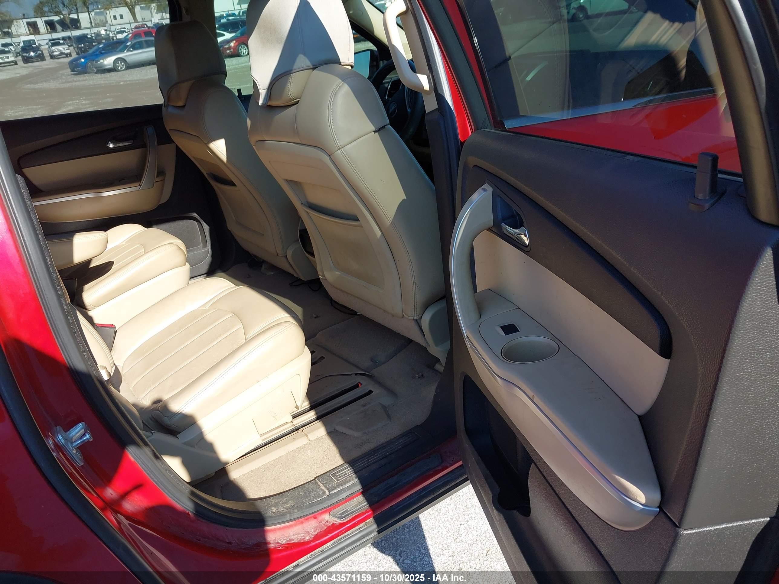 GMC ACADIA image 8