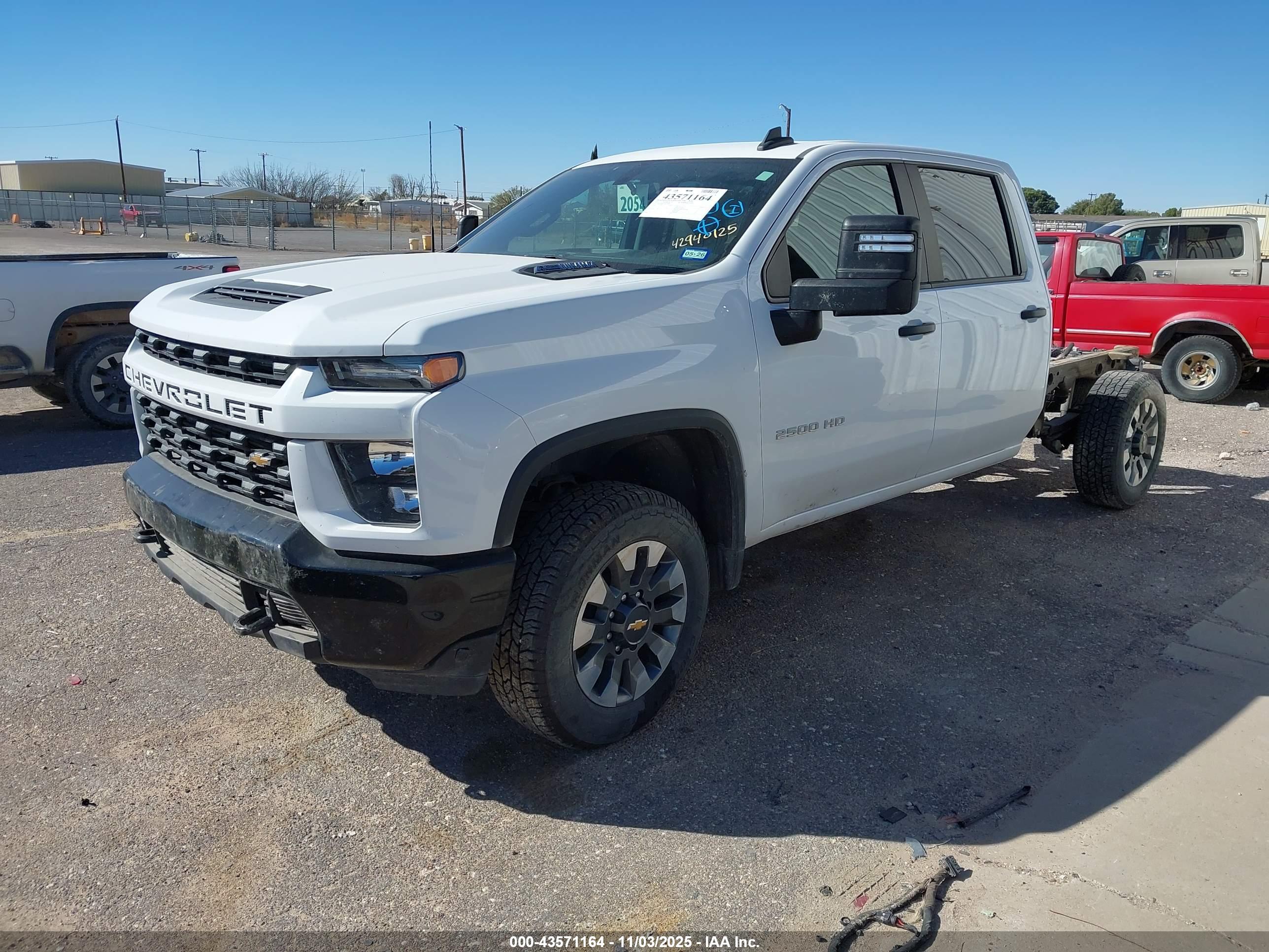 CHEVROLET SILVERADO image 2