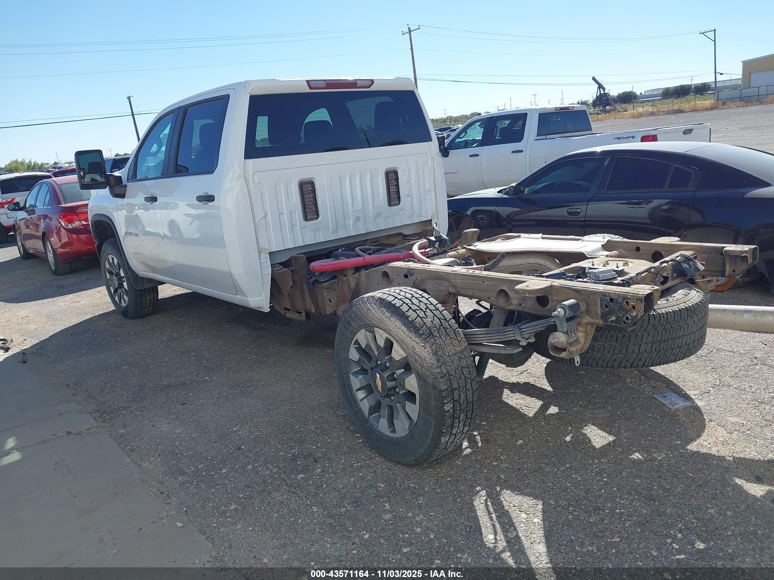 CHEVROLET SILVERADO image 3