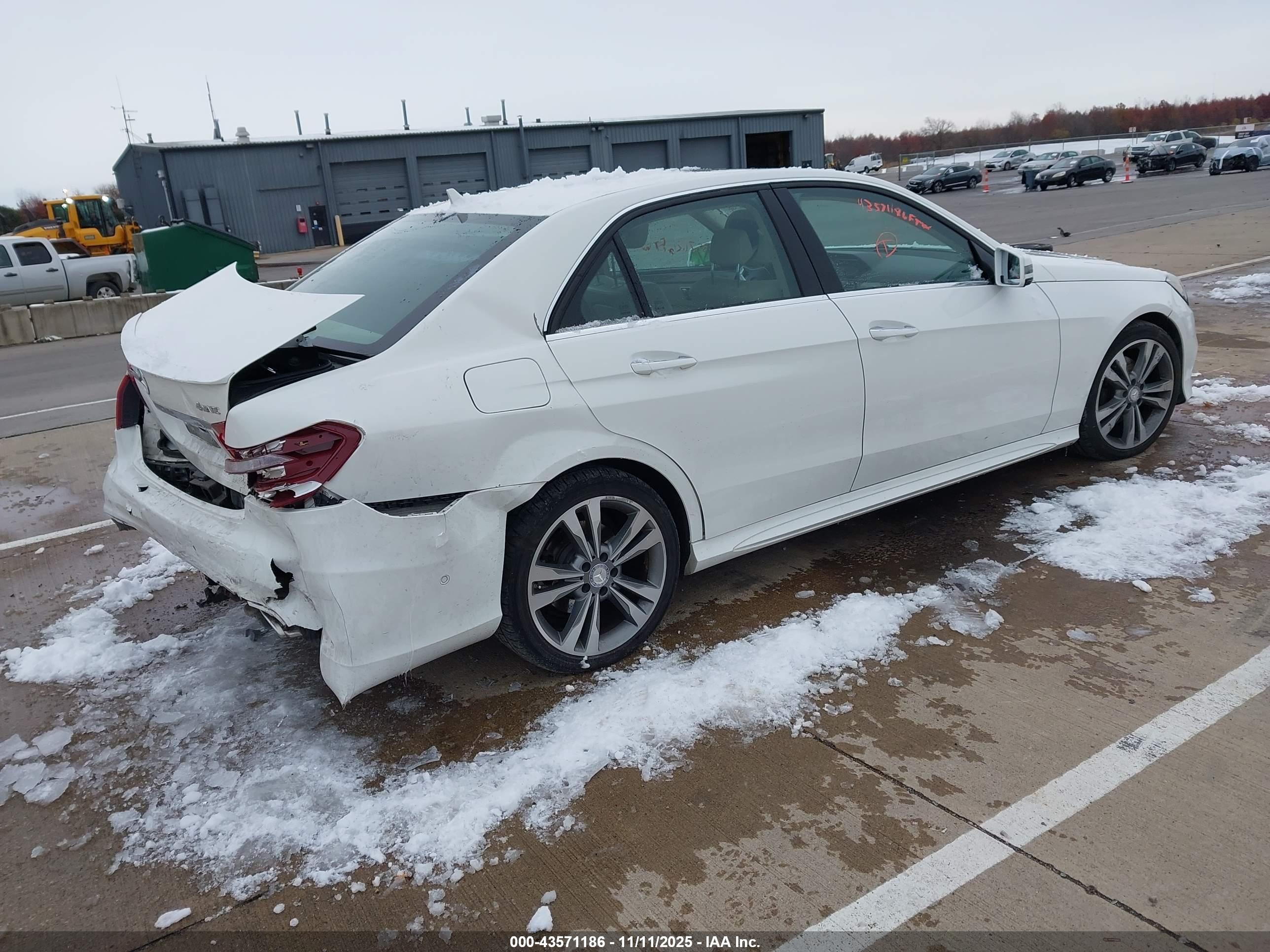 MERCEDES-BENZ E image 4