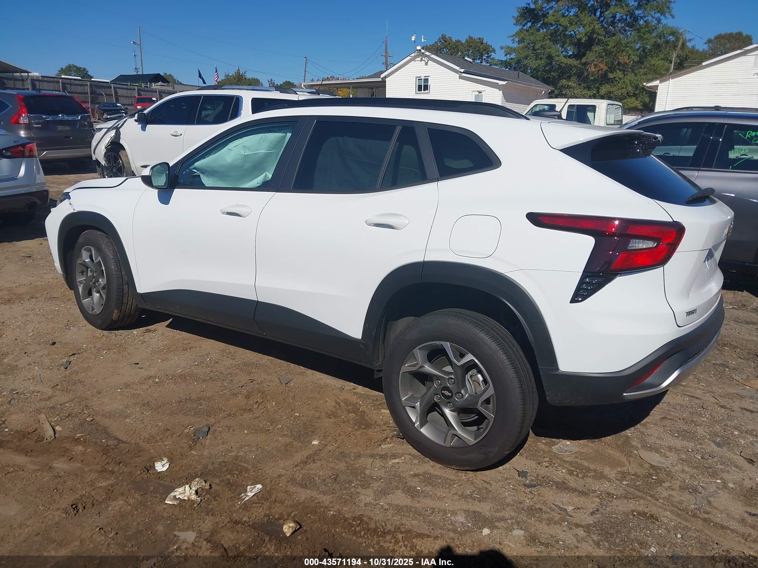 CHEVROLET TRAX image 3