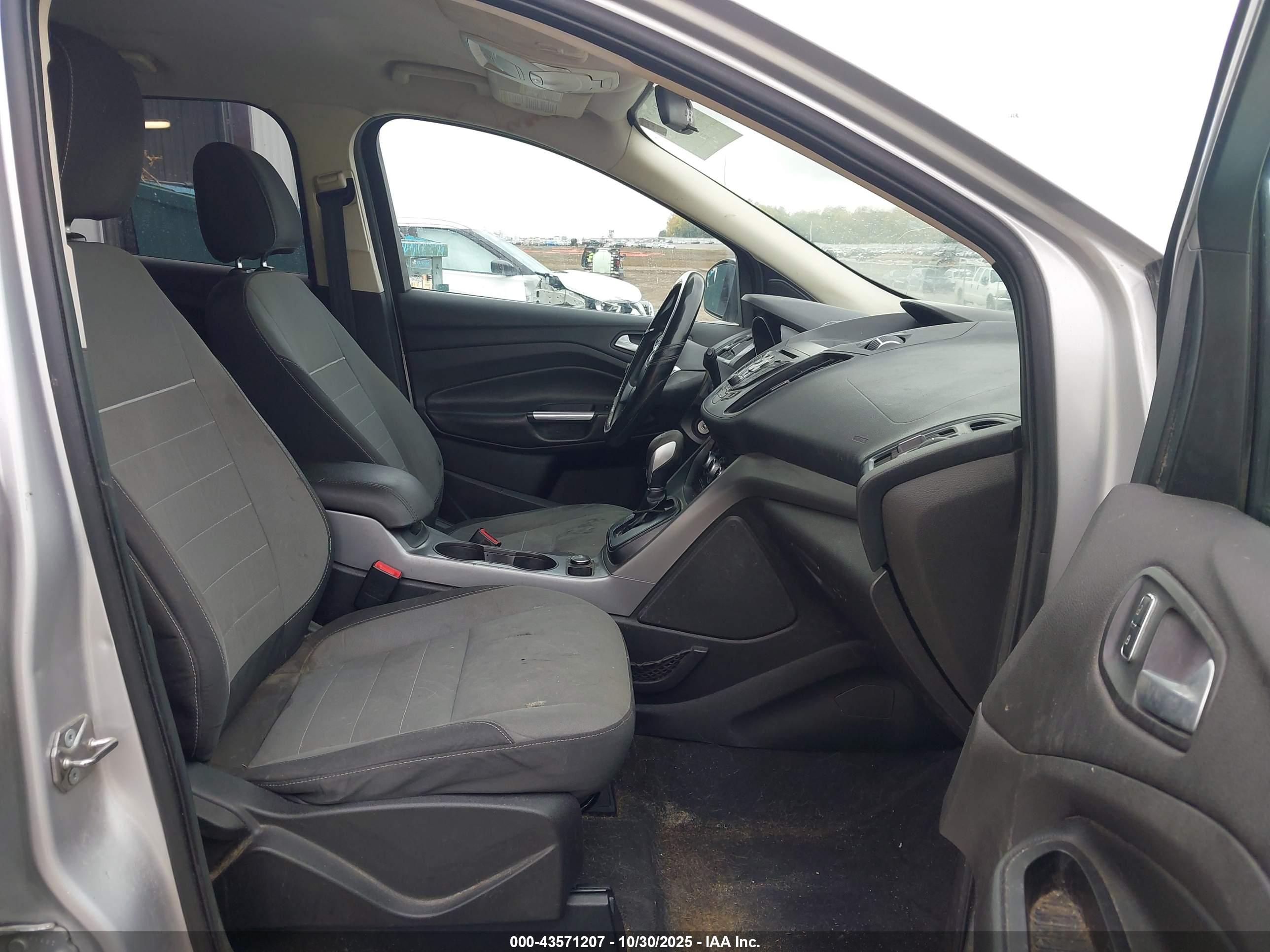 FORD ESCAPE image 5