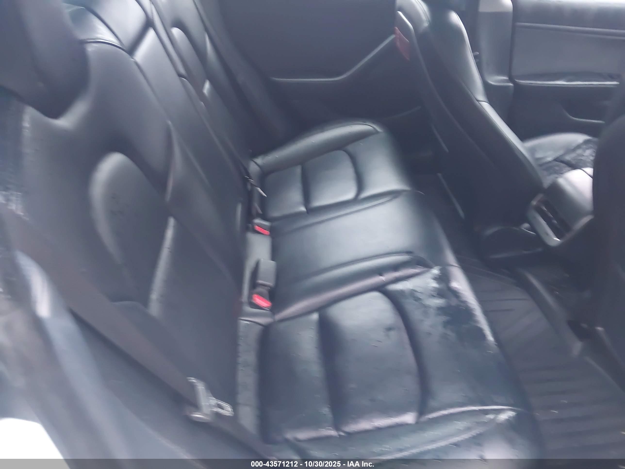 TESLA MODEL image 8