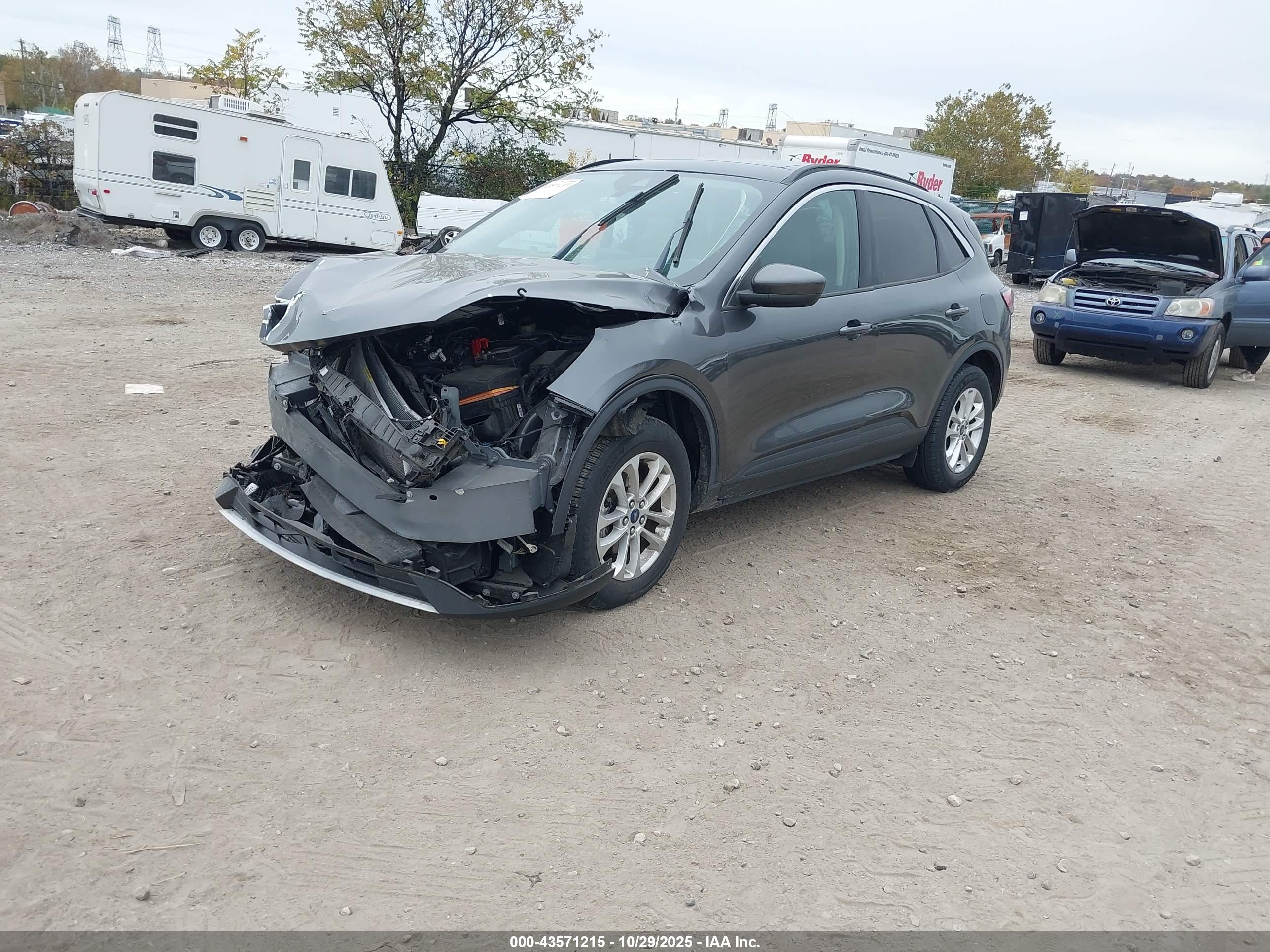 FORD ESCAPE image 2