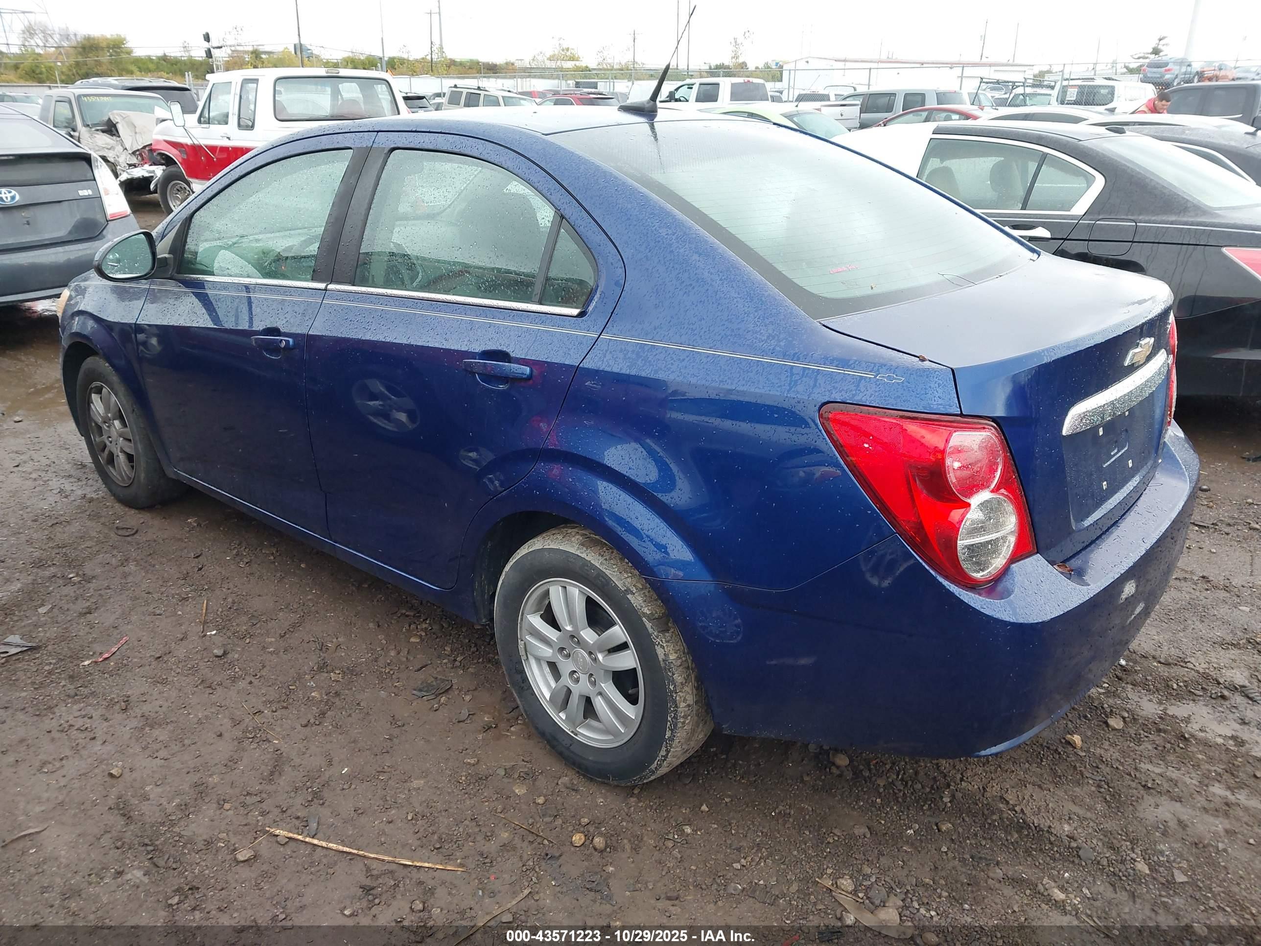 CHEVROLET SONIC image 3