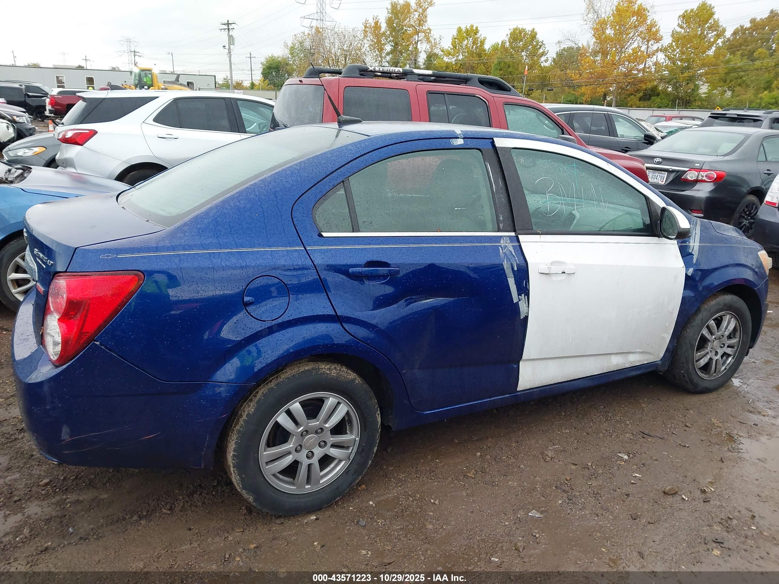 CHEVROLET SONIC image 6