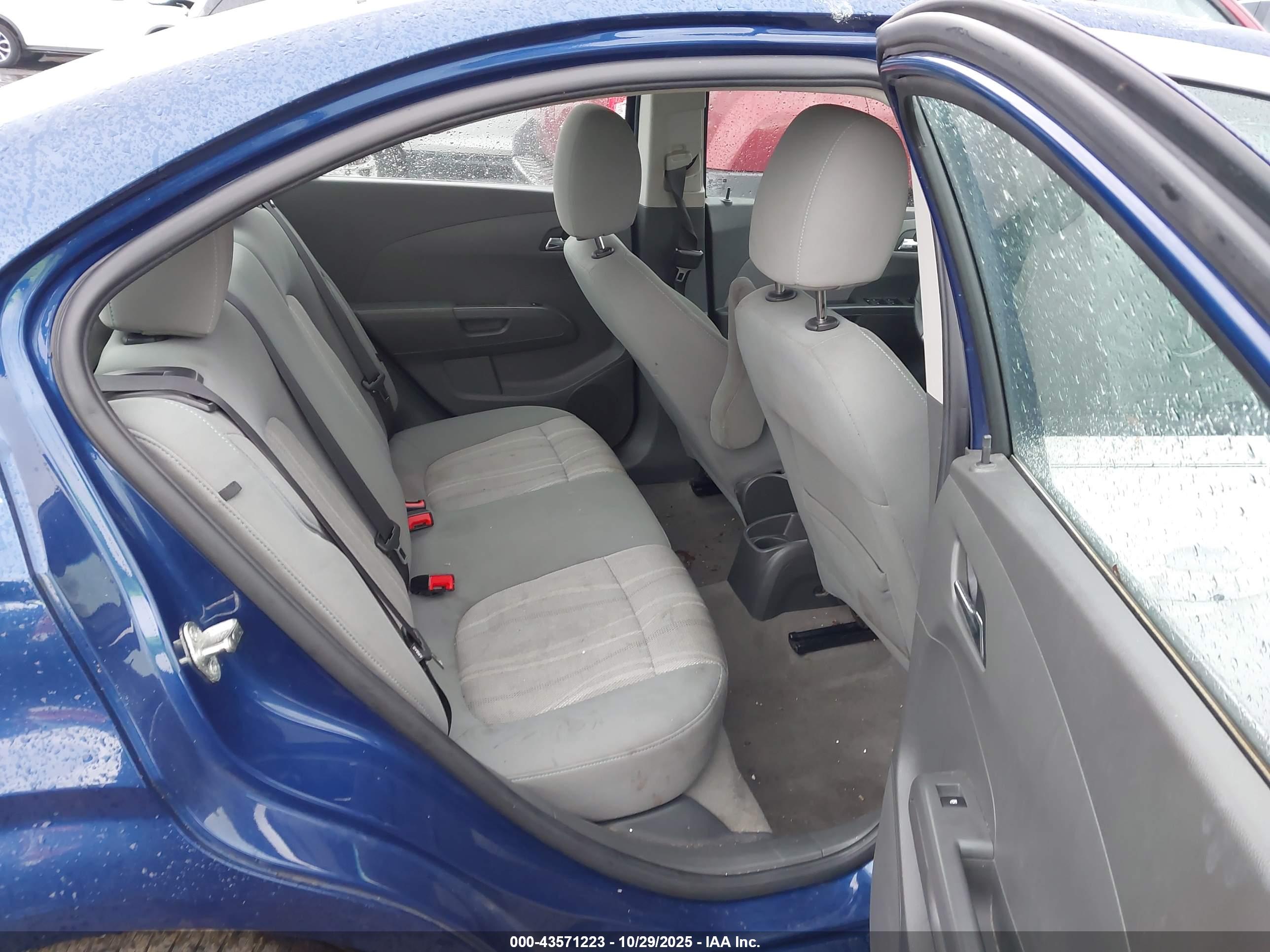 CHEVROLET SONIC image 8