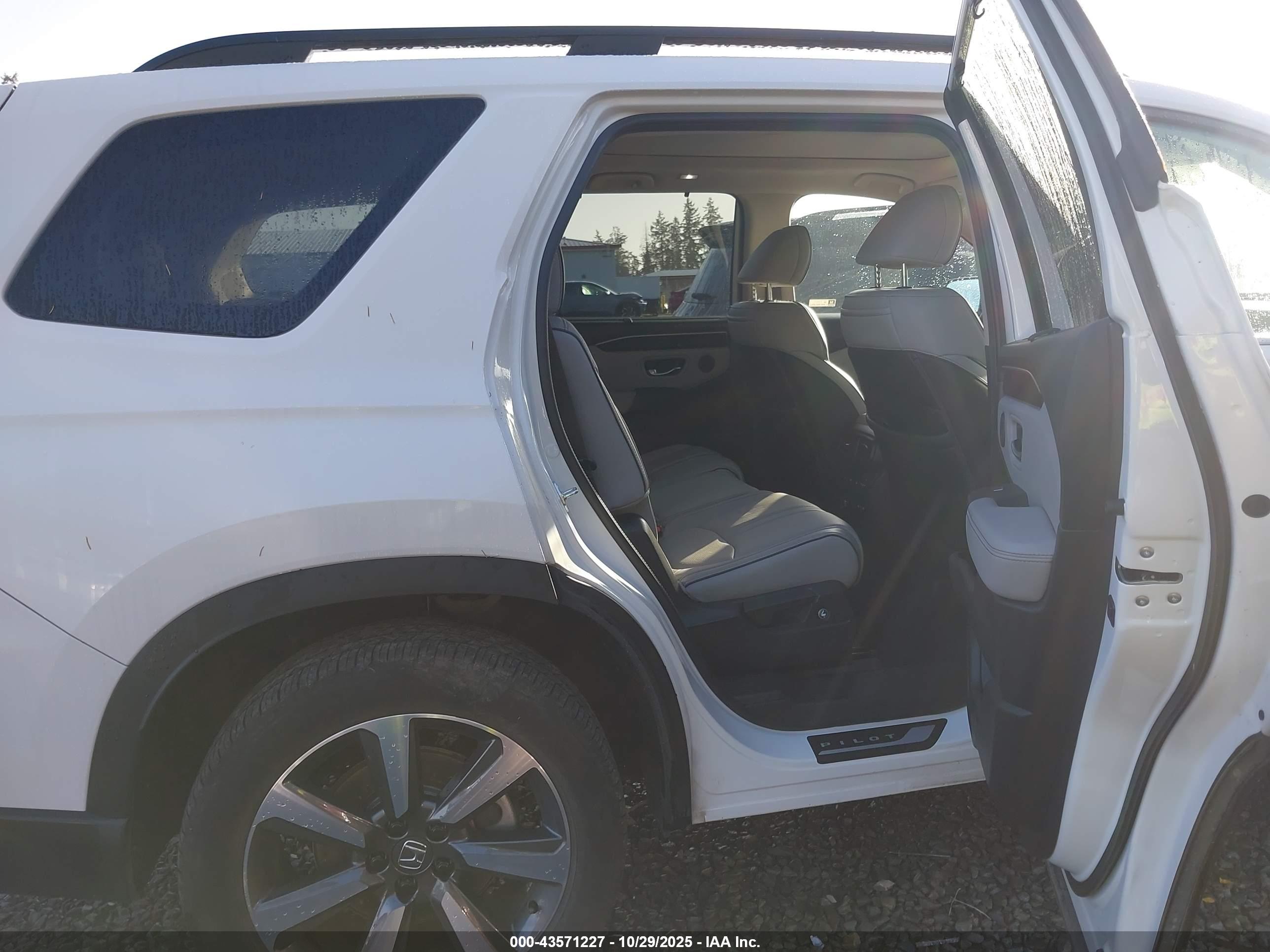 HONDA PILOT image 8