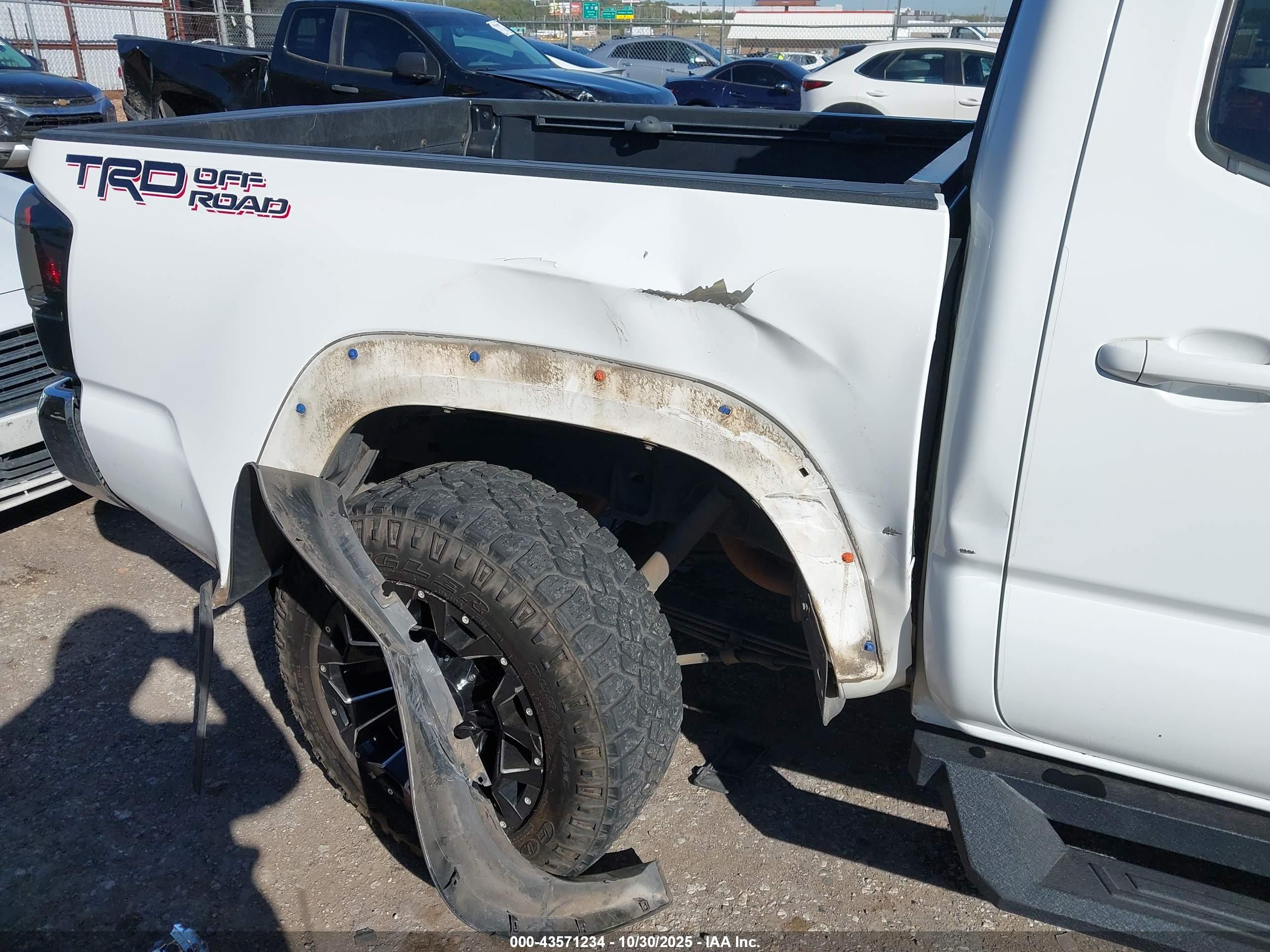 TOYOTA TACOMA image 6