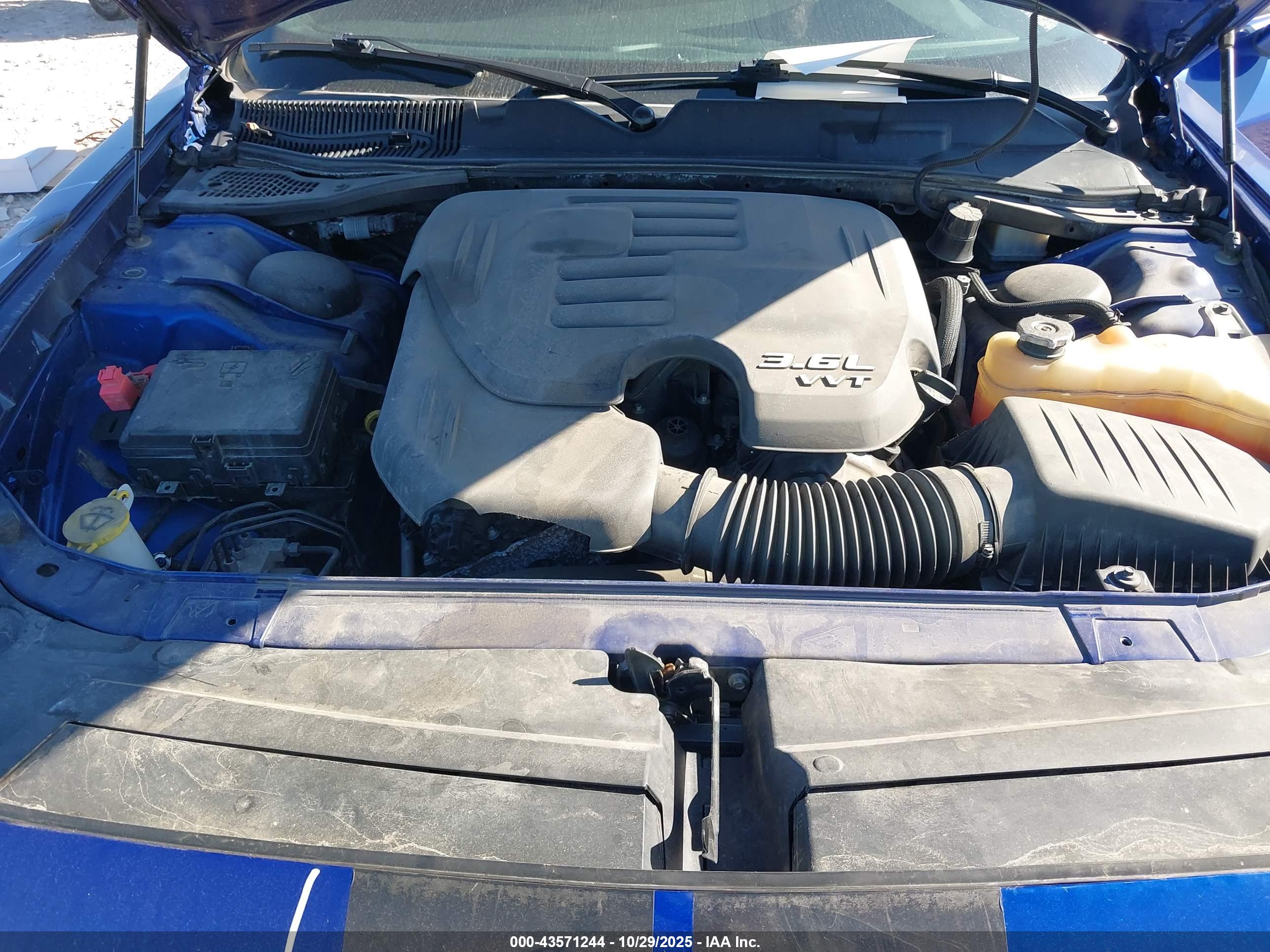 DODGE CHALLENGER image 10
