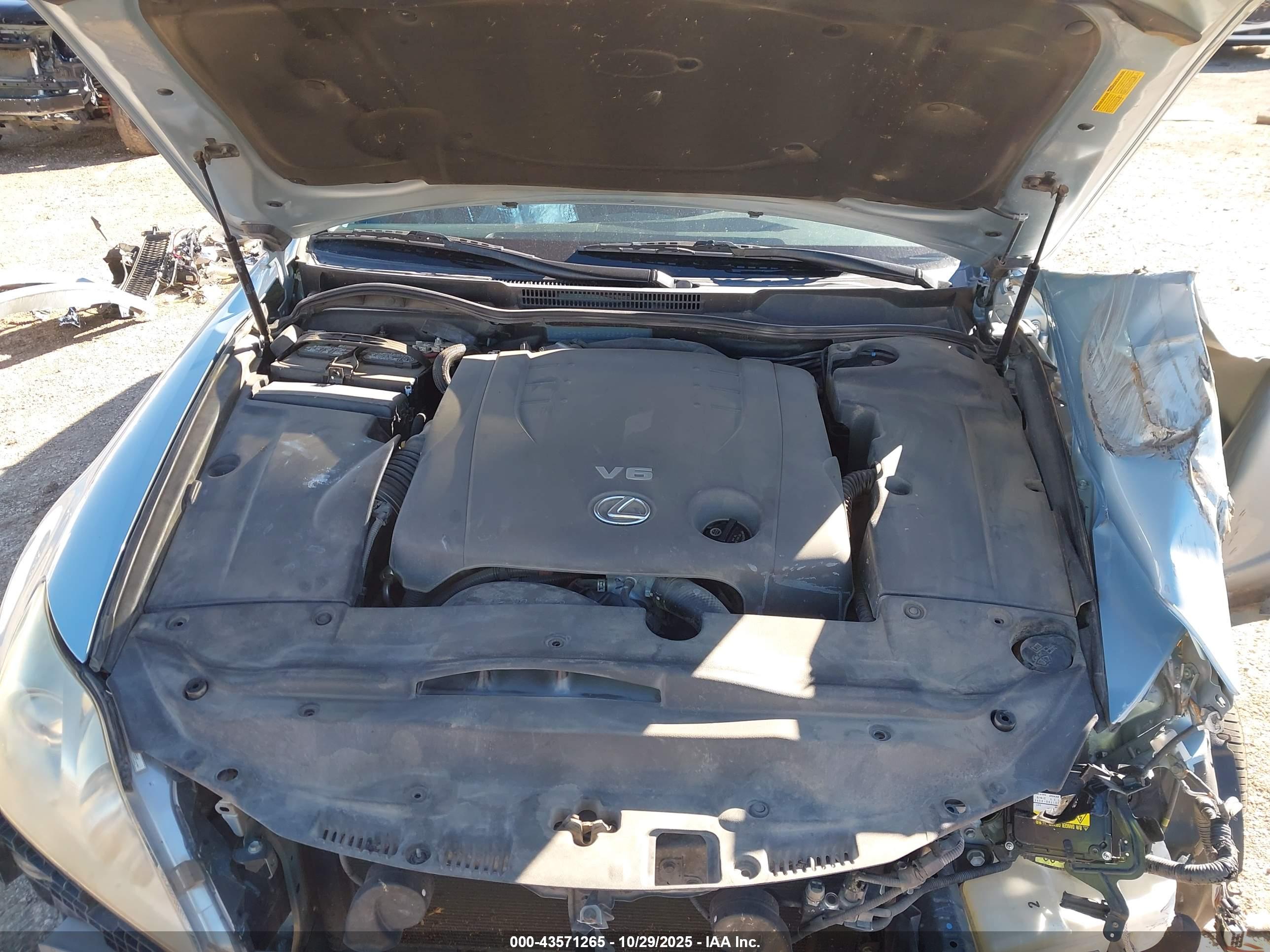 LEXUS IS image 10