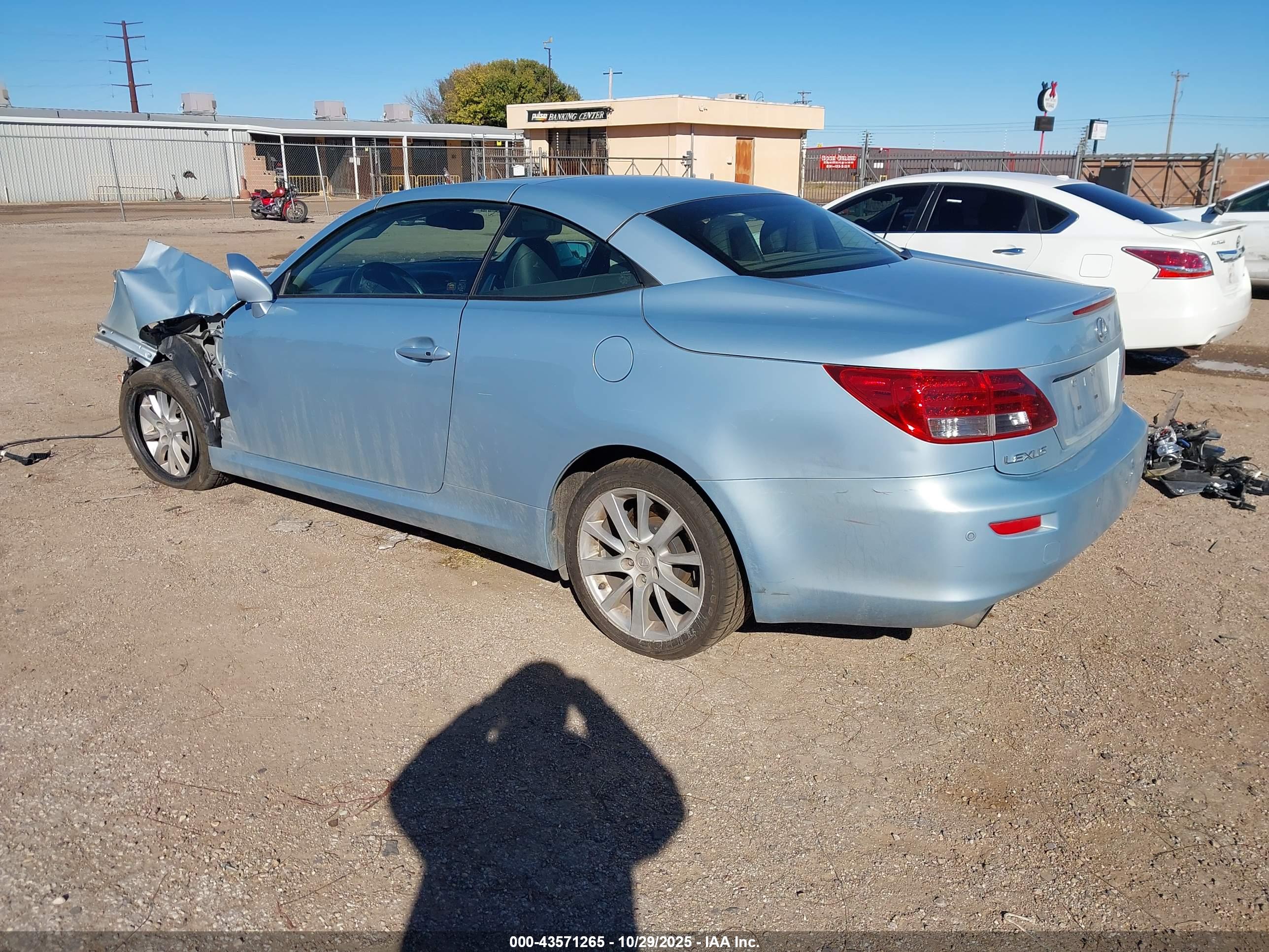 LEXUS IS image 3