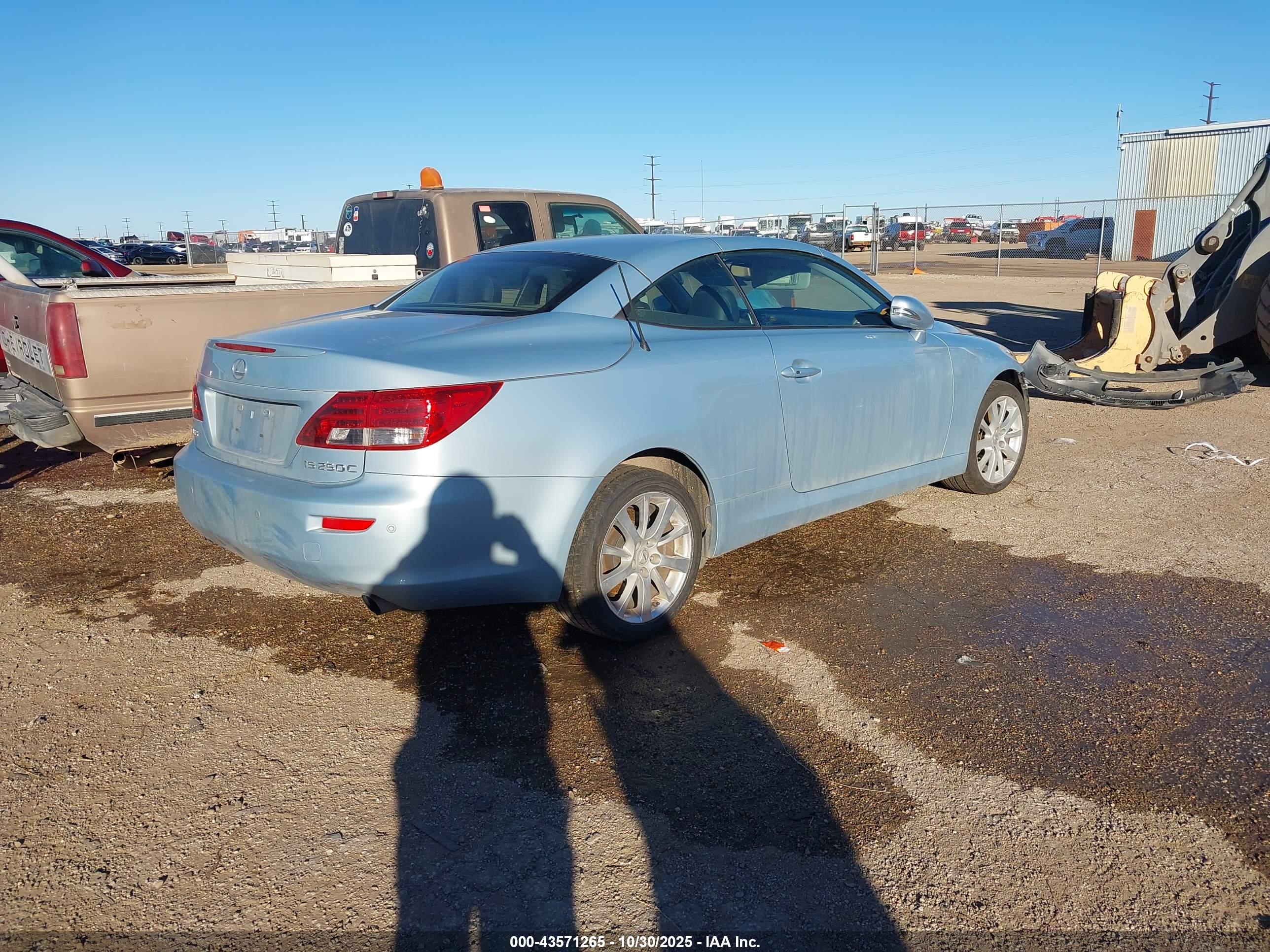LEXUS IS image 4