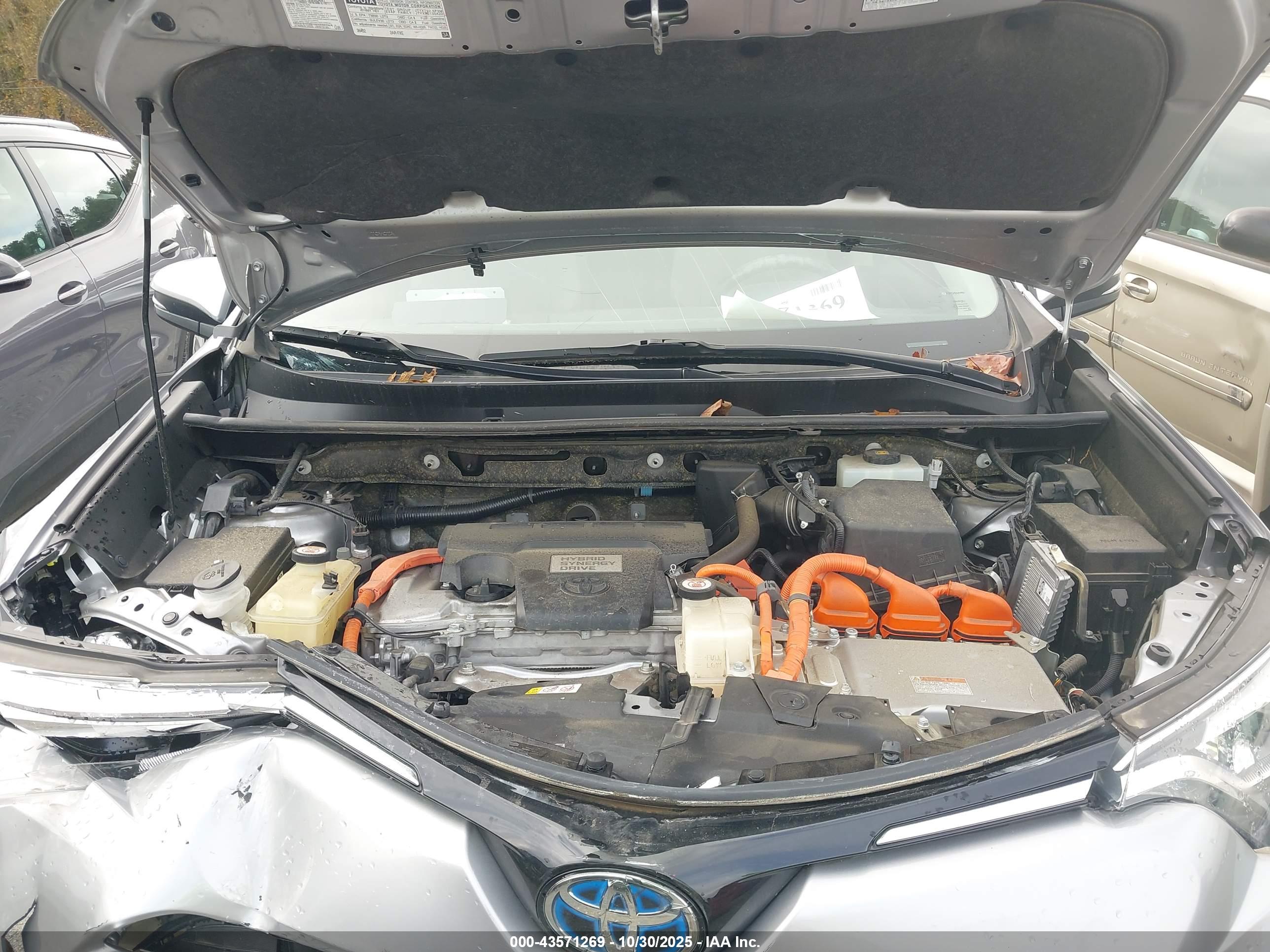 TOYOTA RAV4 image 10