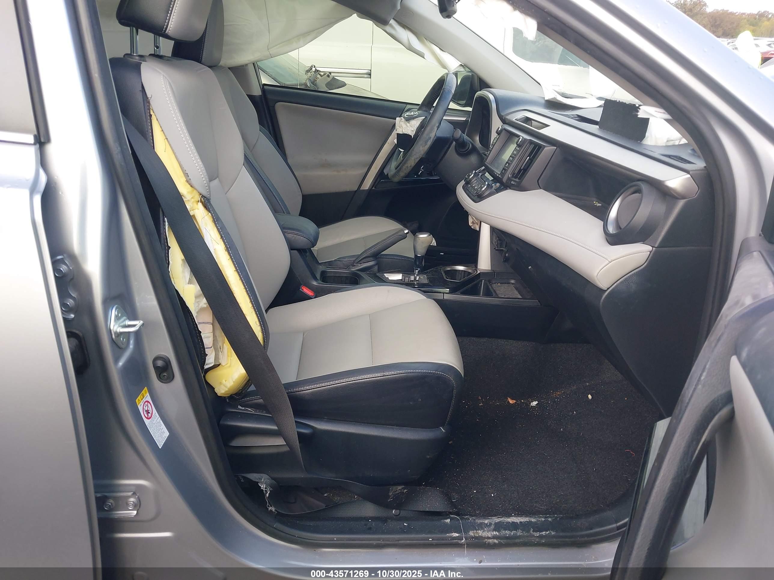 TOYOTA RAV4 image 5