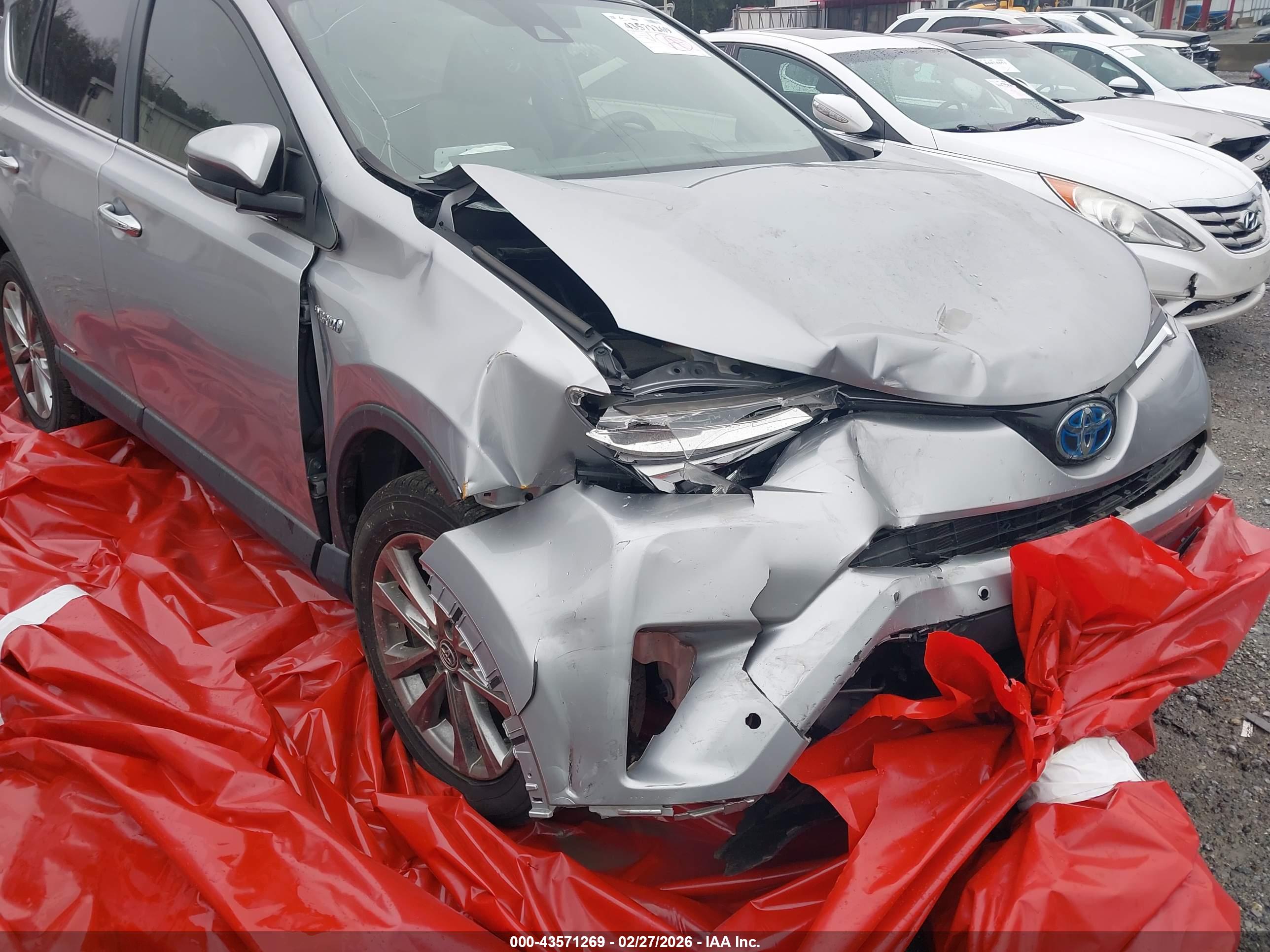 TOYOTA RAV4 image 6