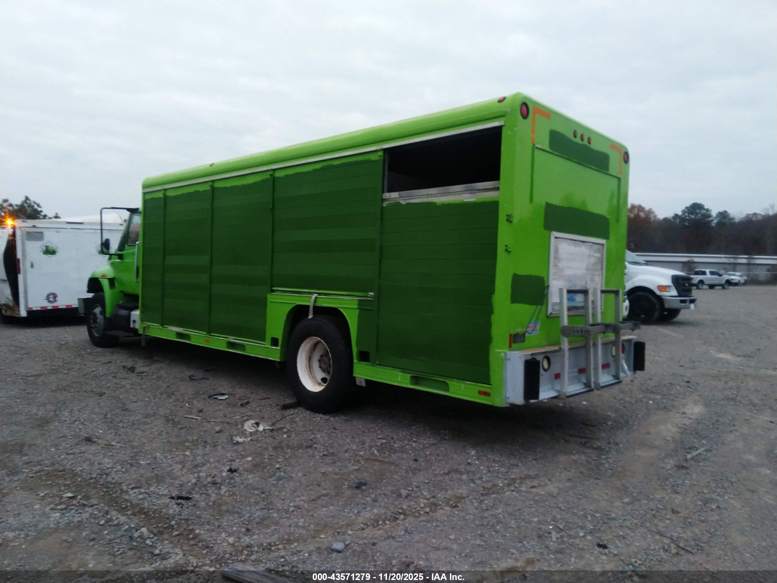 INTERNATIONAL 4000 image 3