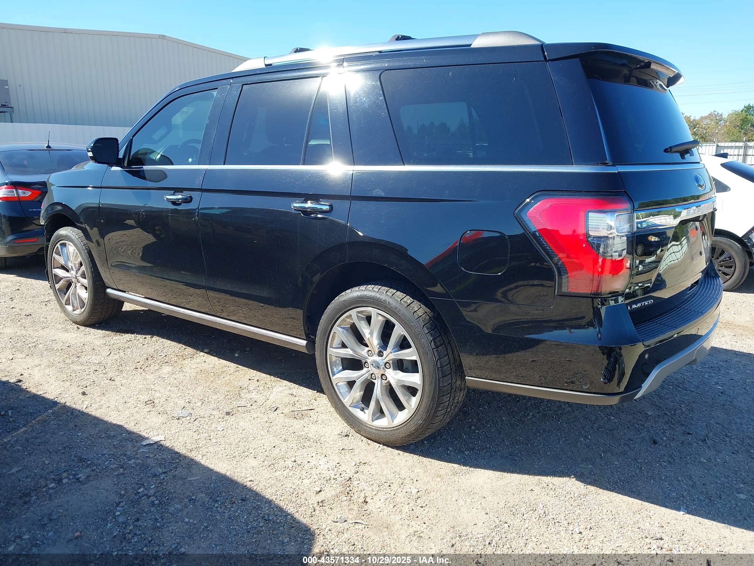 FORD EXPEDITION image 3