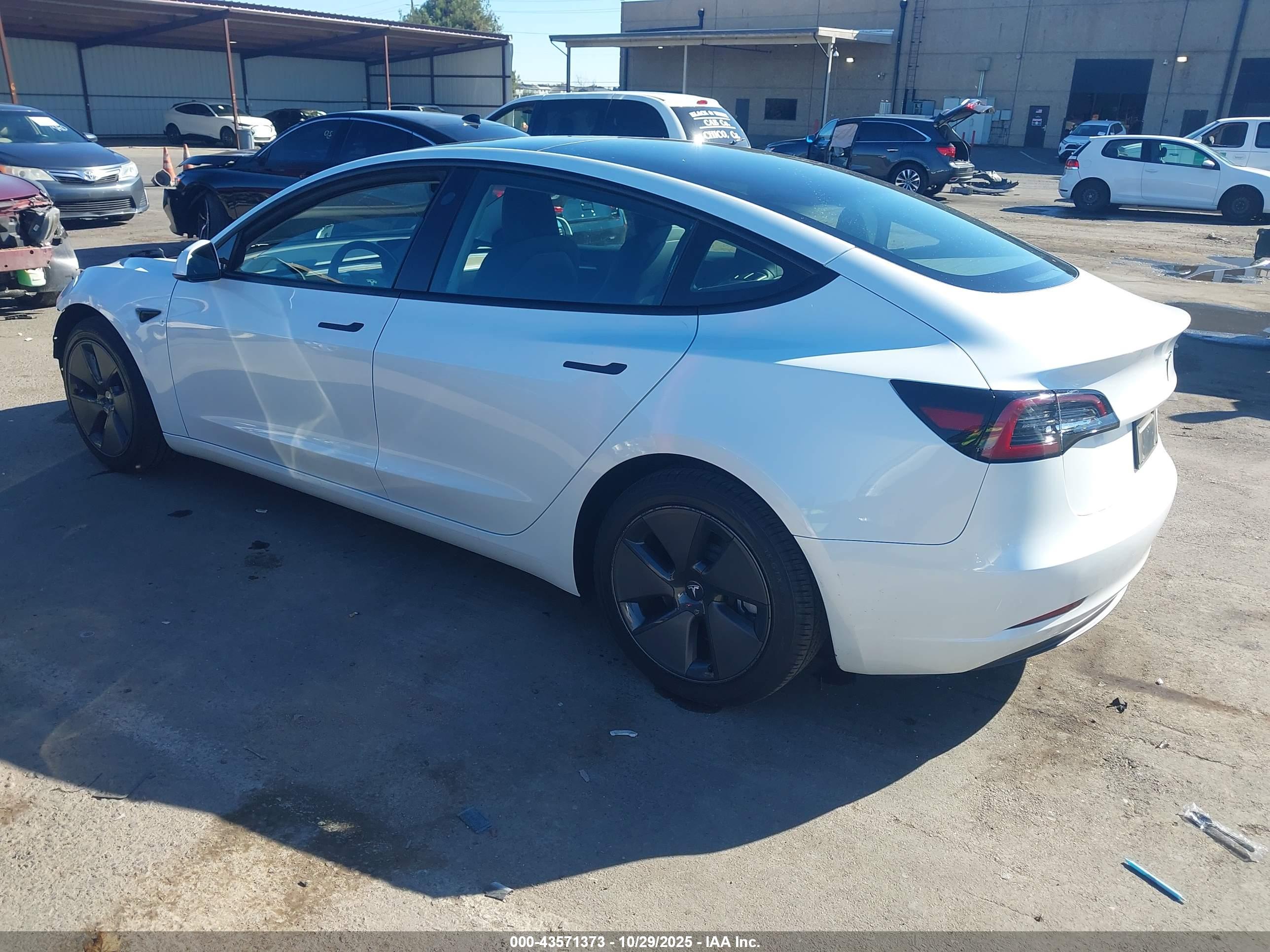 TESLA MODEL image 3