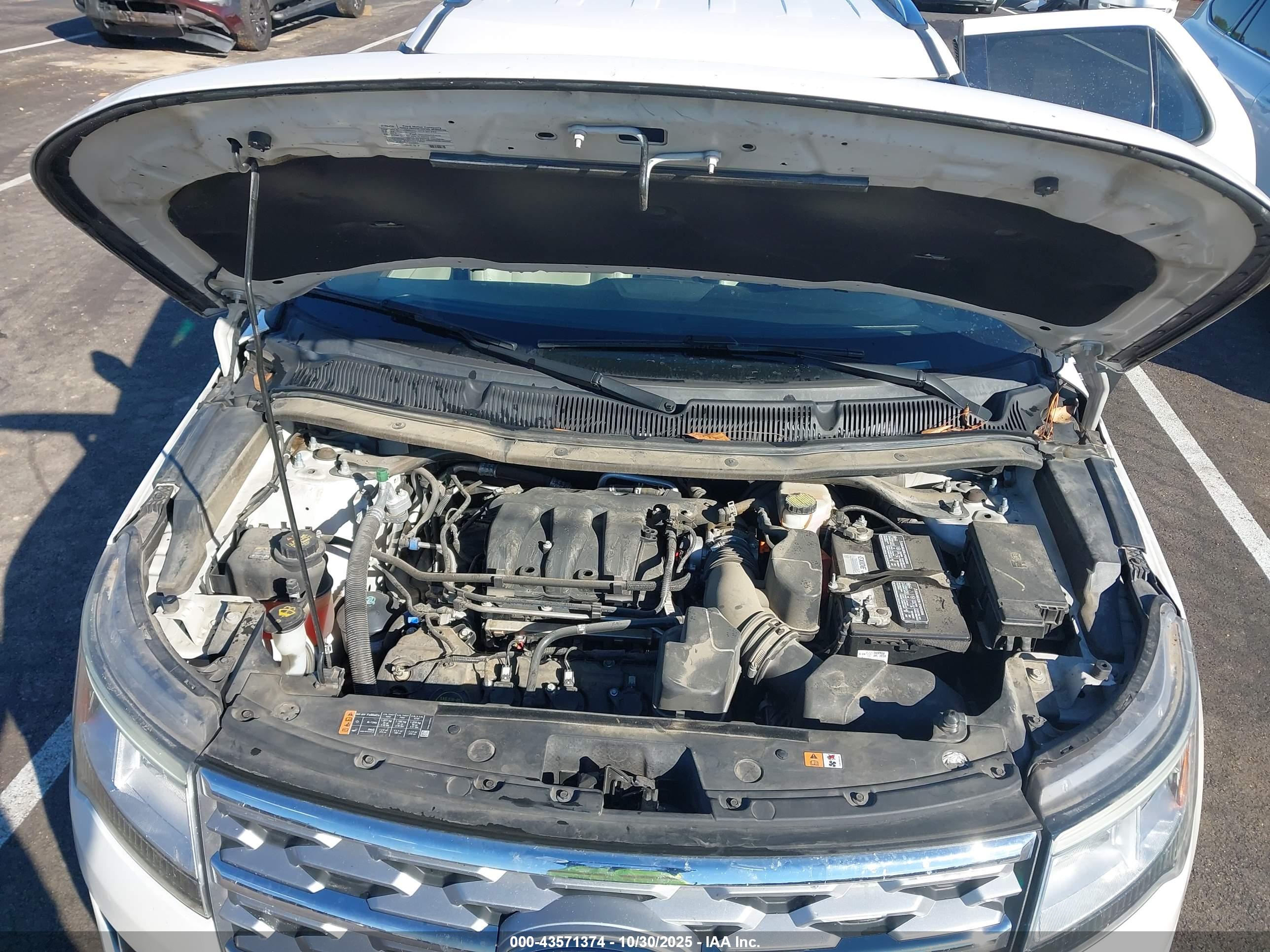 FORD EXPLORER image 10