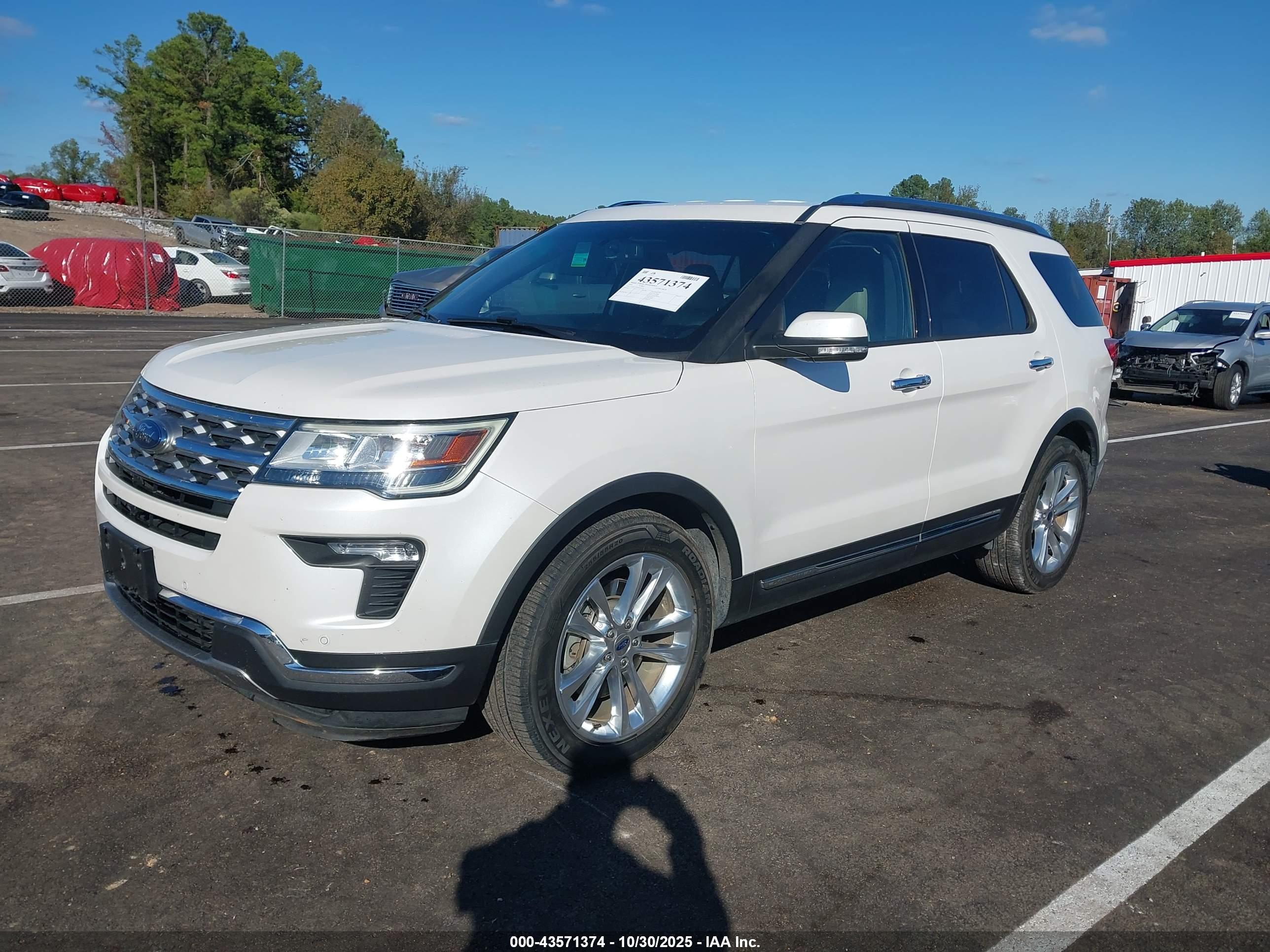 FORD EXPLORER image 2