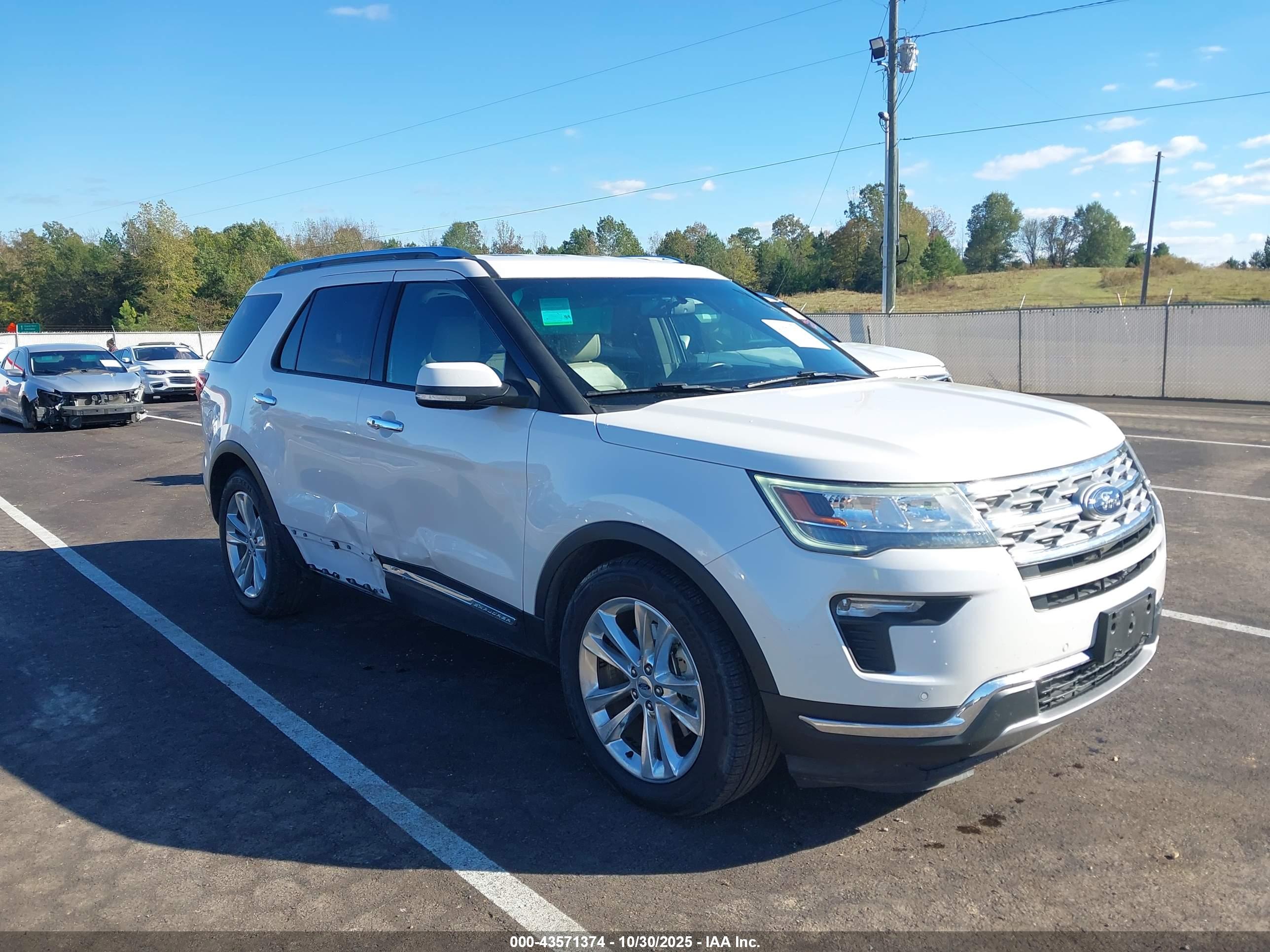 FORD EXPLORER image 6