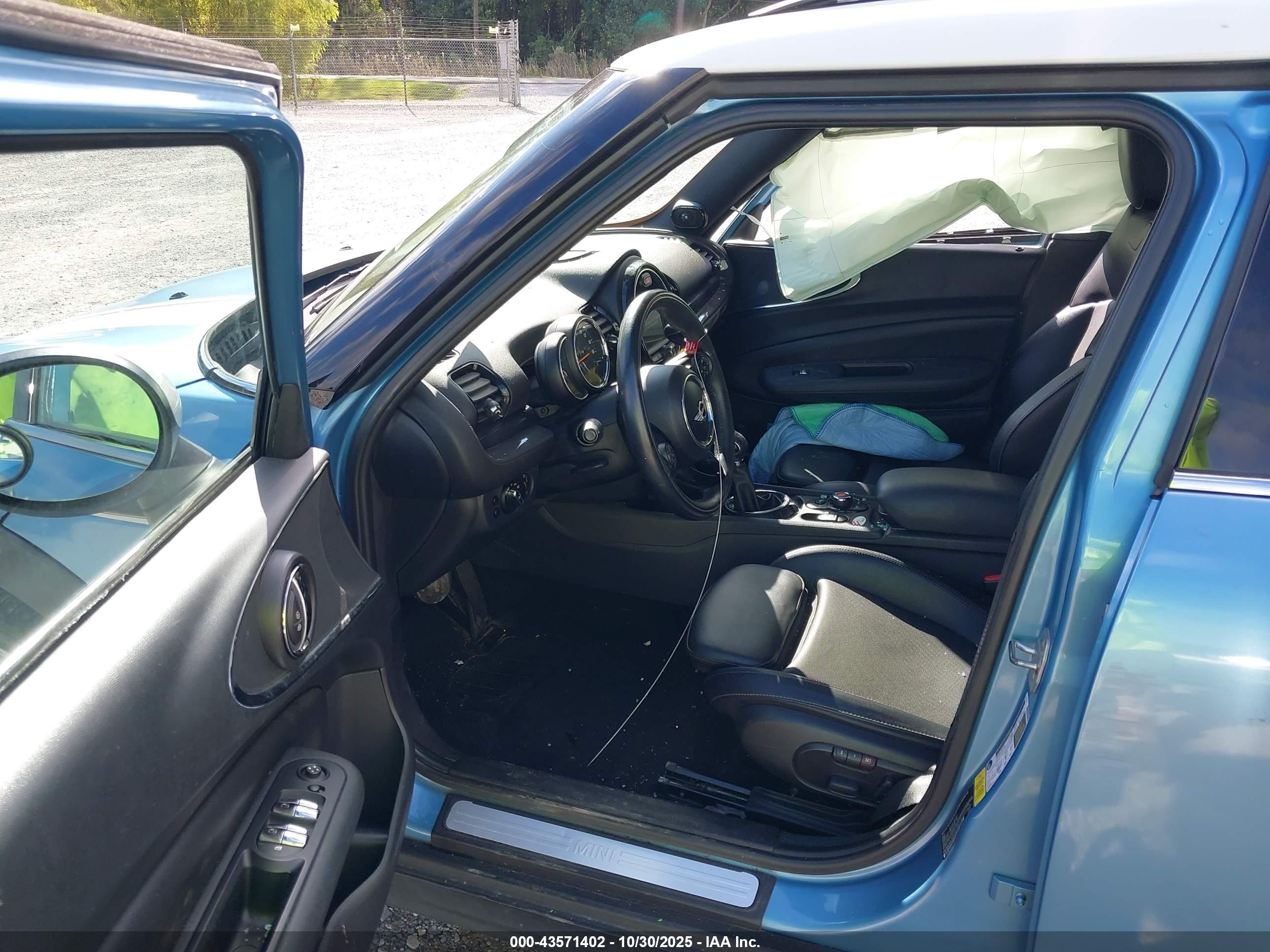 MINI CLUBMAN image 5