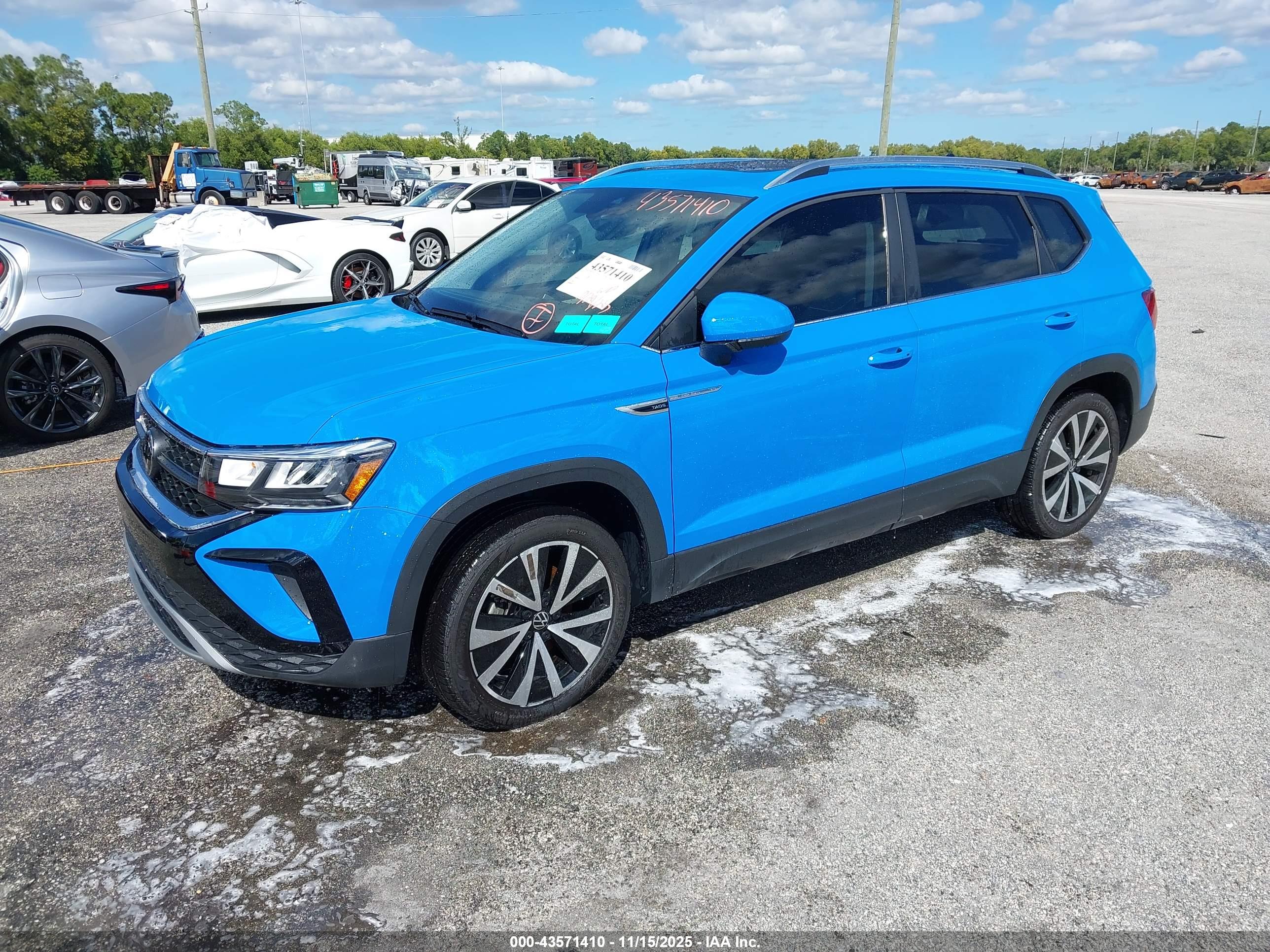 VOLKSWAGEN TAOS image 2