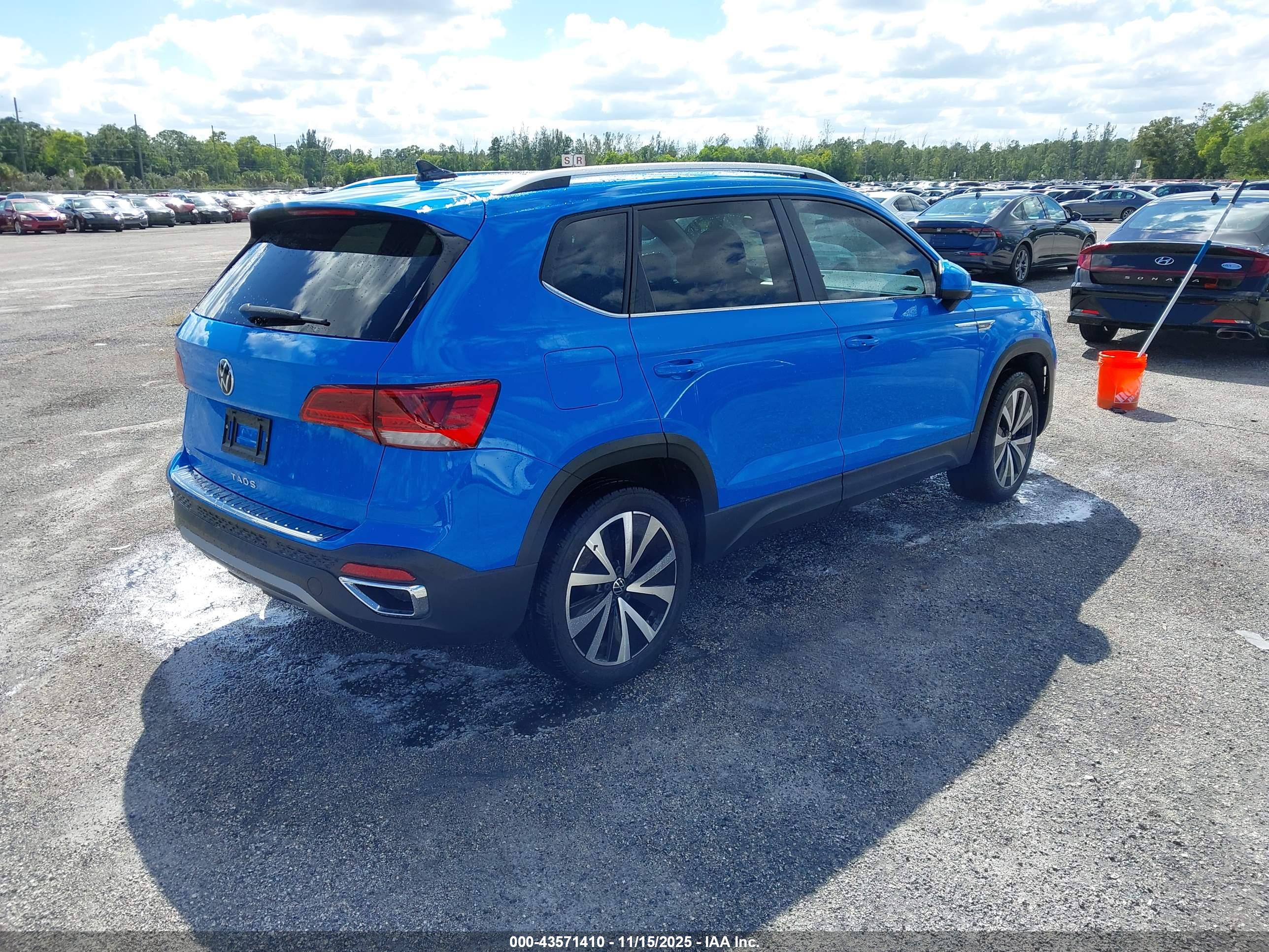 VOLKSWAGEN TAOS image 4