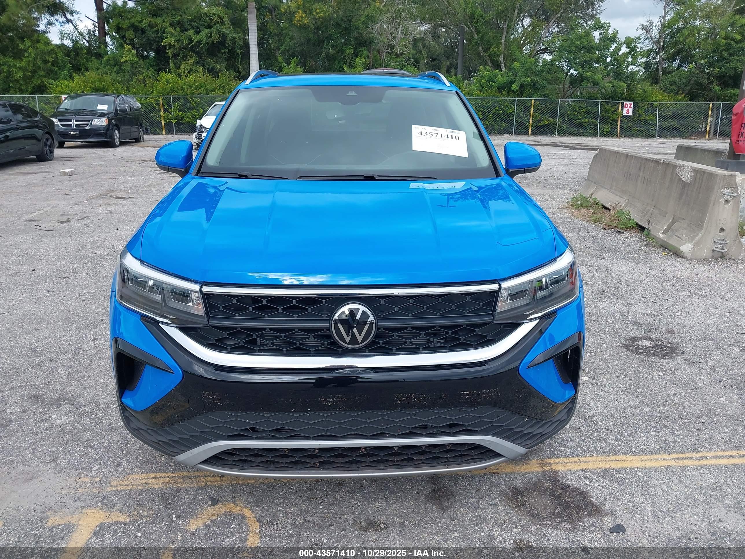 VOLKSWAGEN TAOS image 6