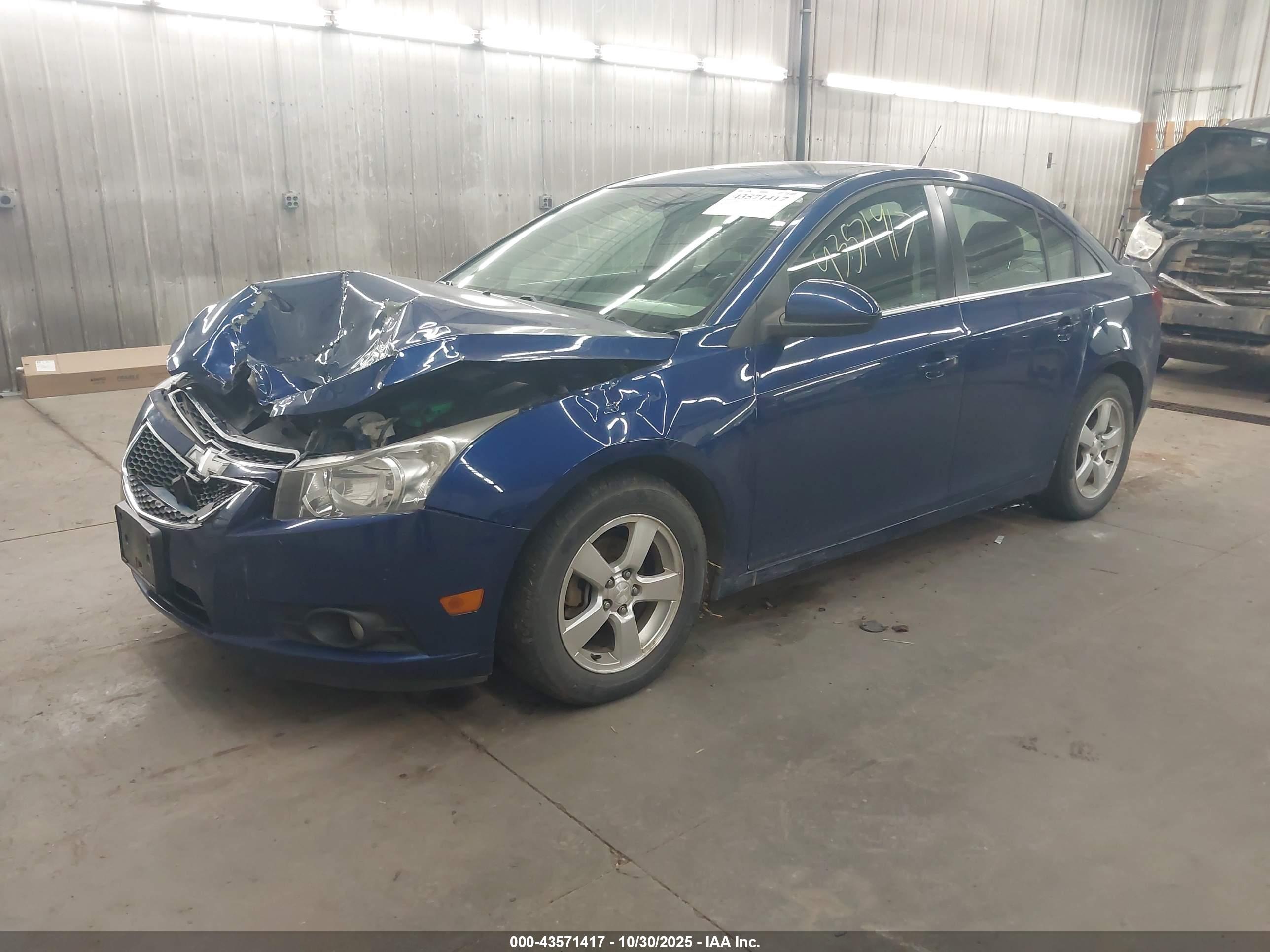 CHEVROLET CRUZE image 2