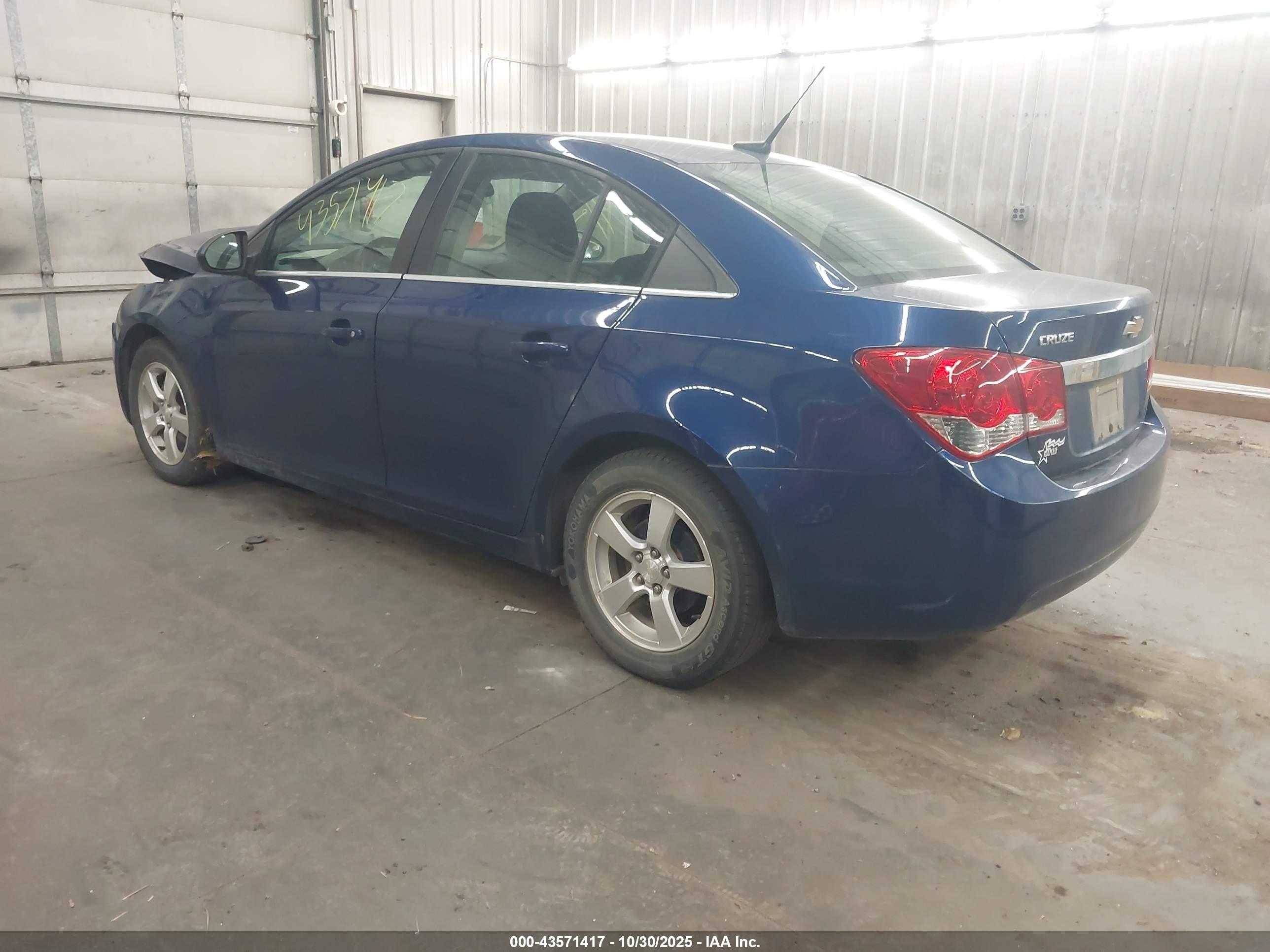 CHEVROLET CRUZE image 3