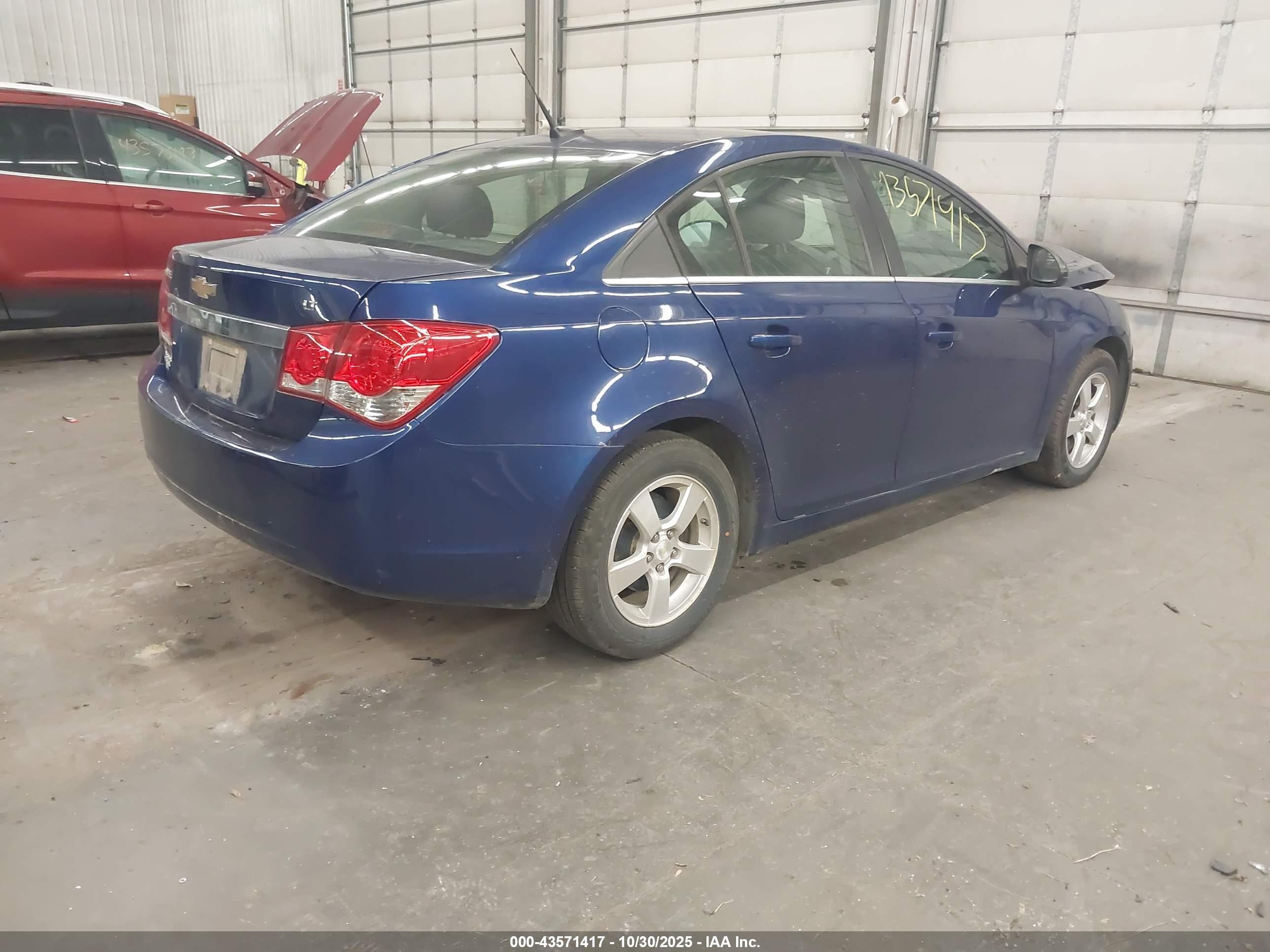 CHEVROLET CRUZE image 4