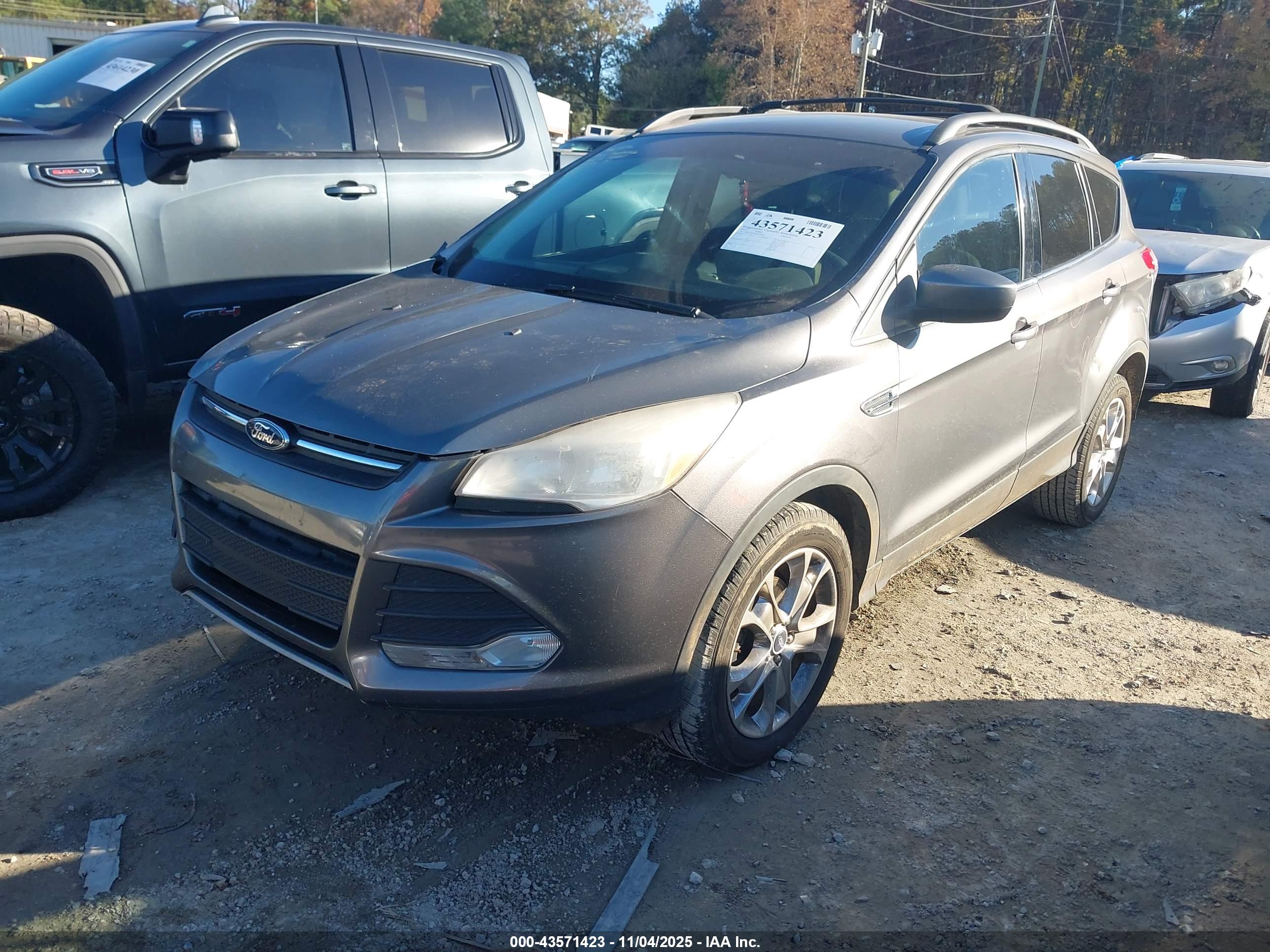 FORD ESCAPE image 2