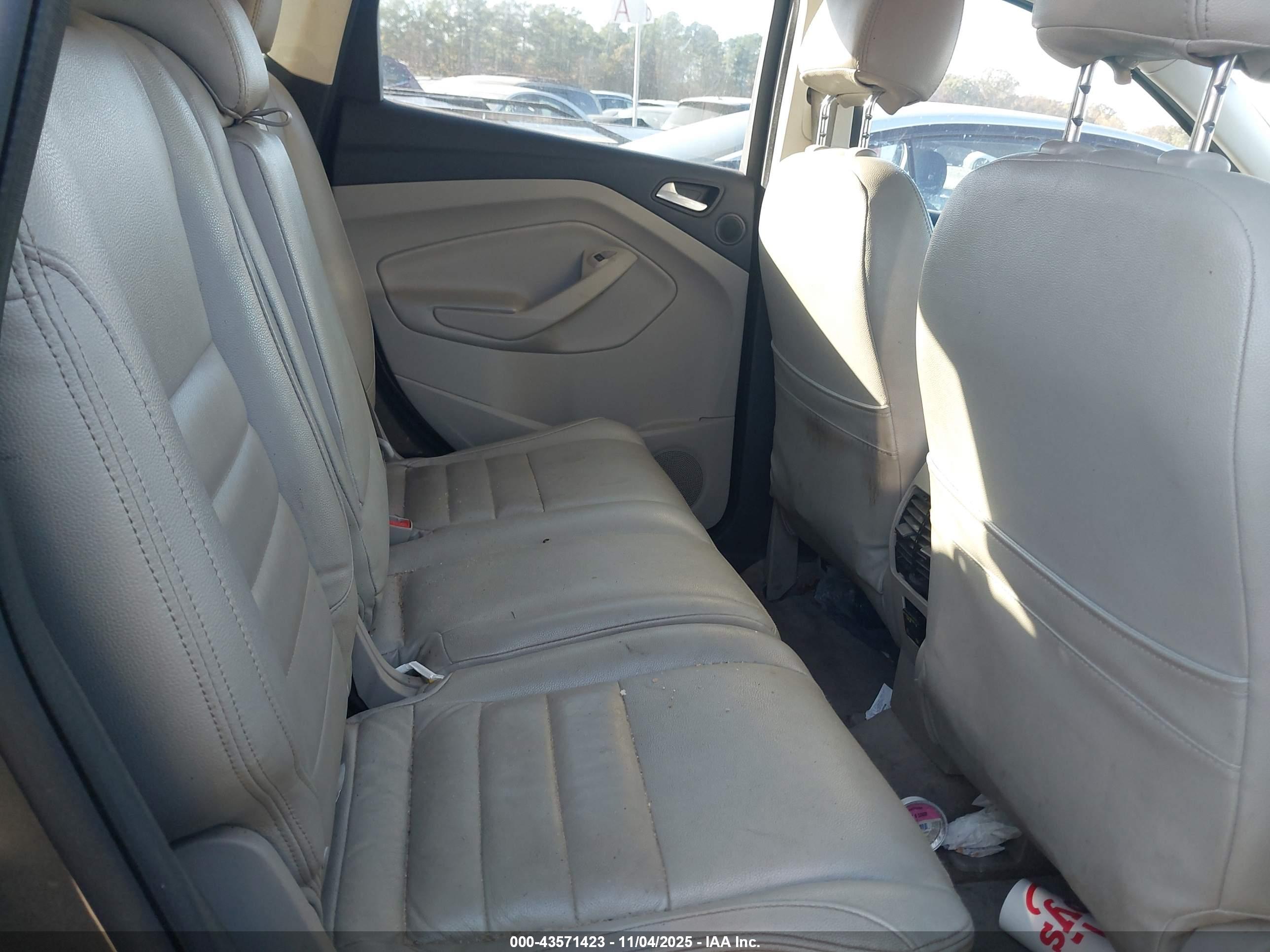 FORD ESCAPE image 8