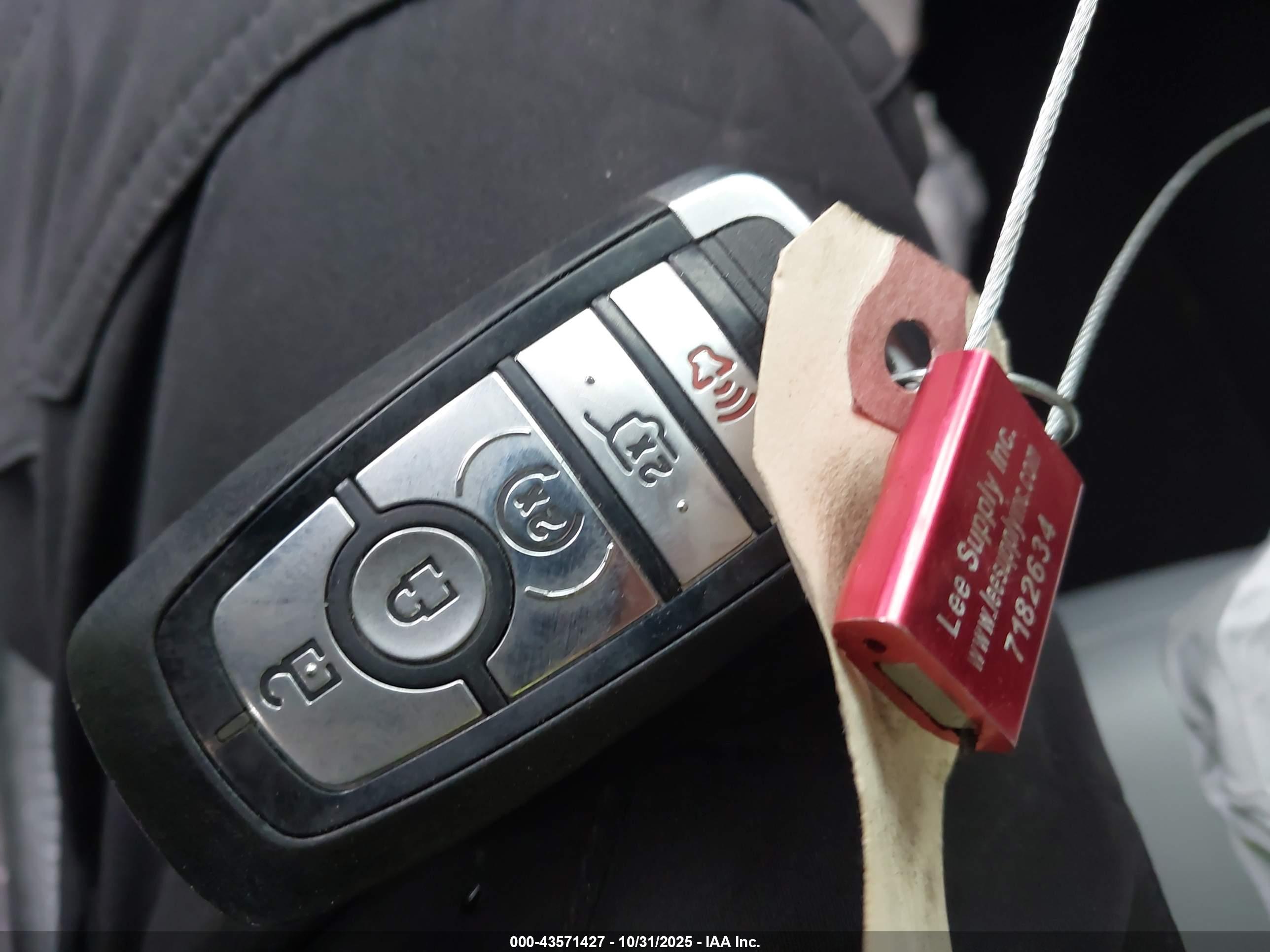 FORD EXPLORER image 11