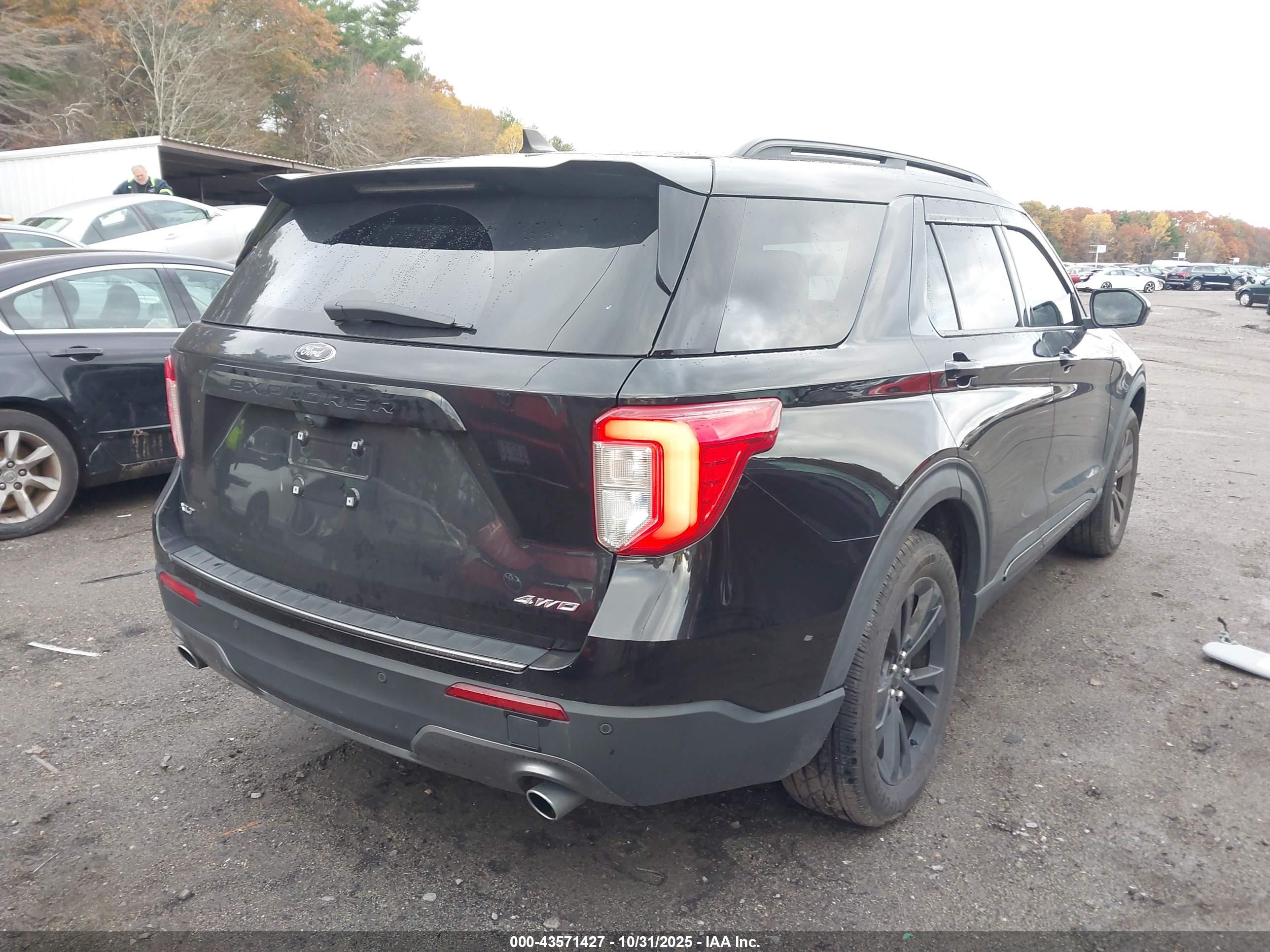 FORD EXPLORER image 4