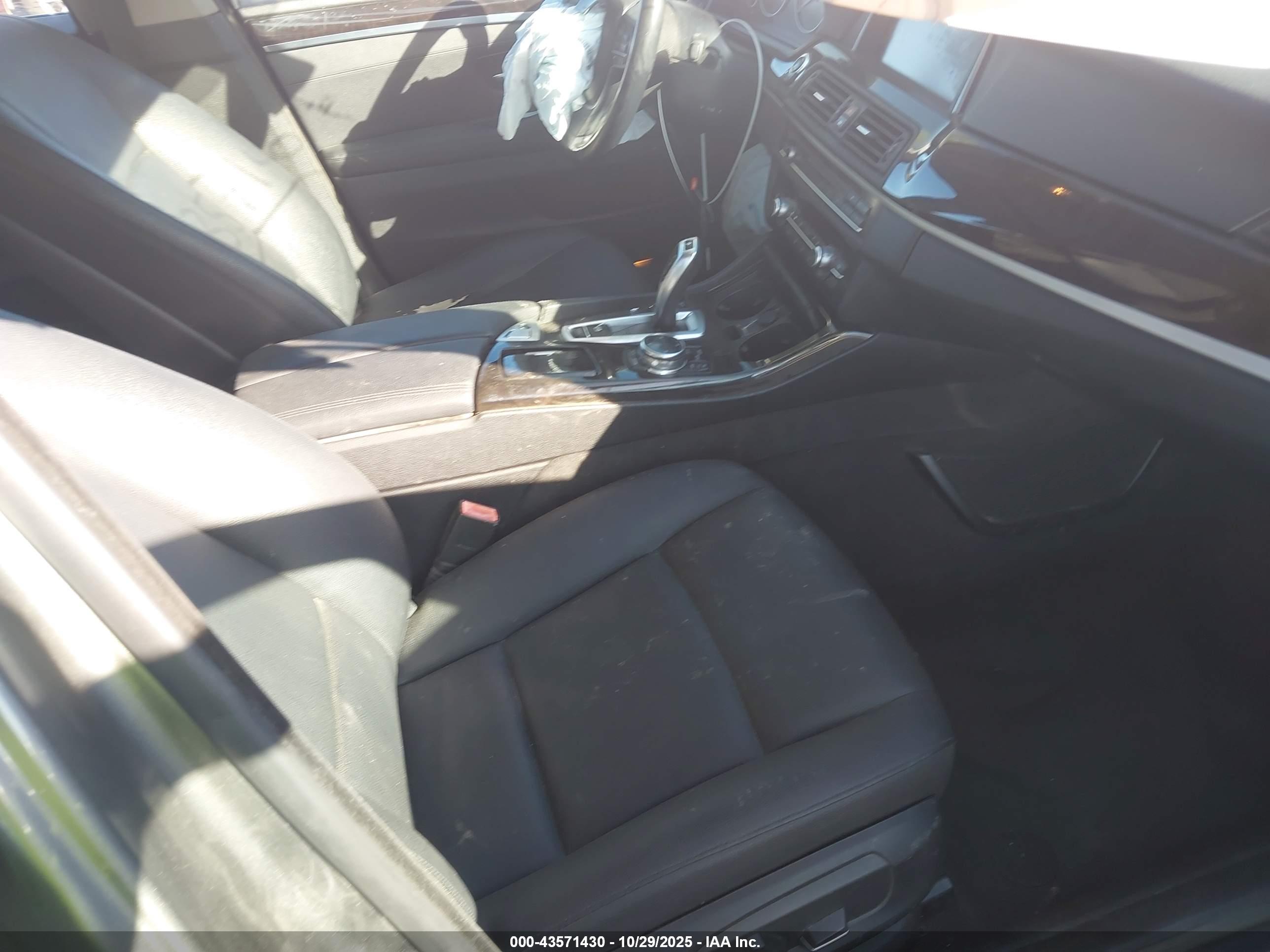 BMW 528I image 5