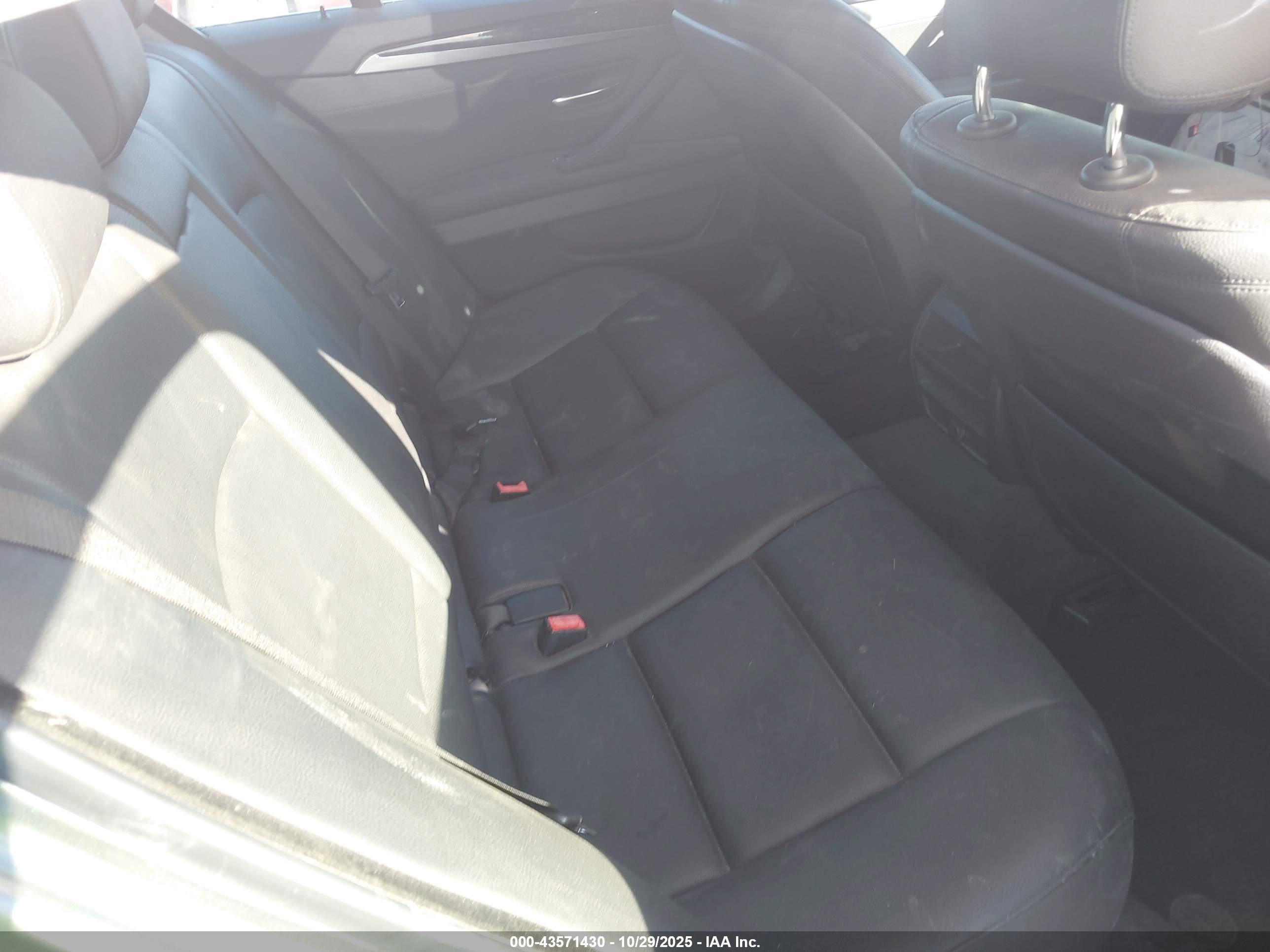 BMW 528I image 8