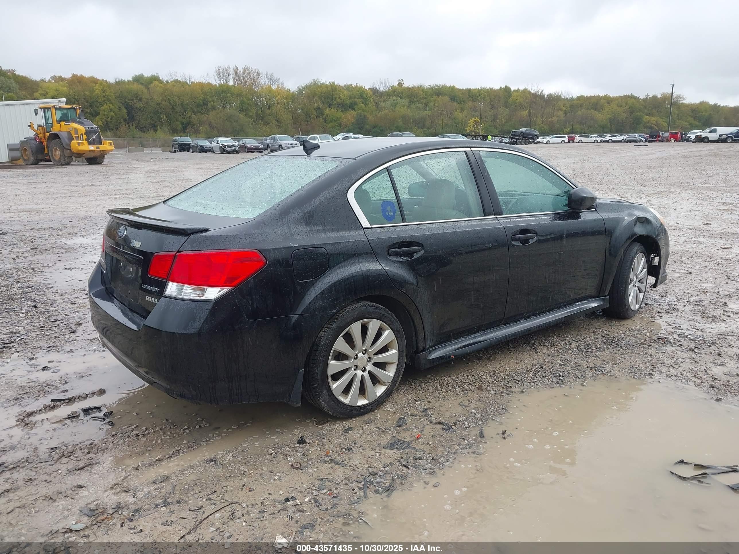 SUBARU LEGACY image 4