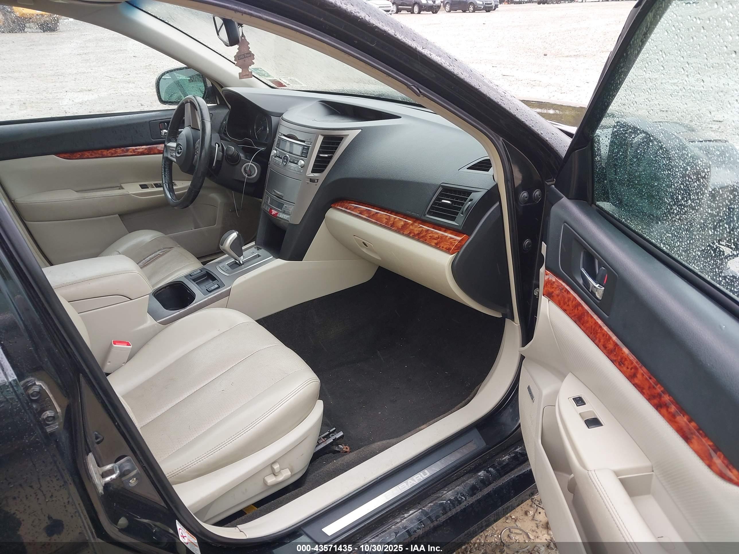 SUBARU LEGACY image 5