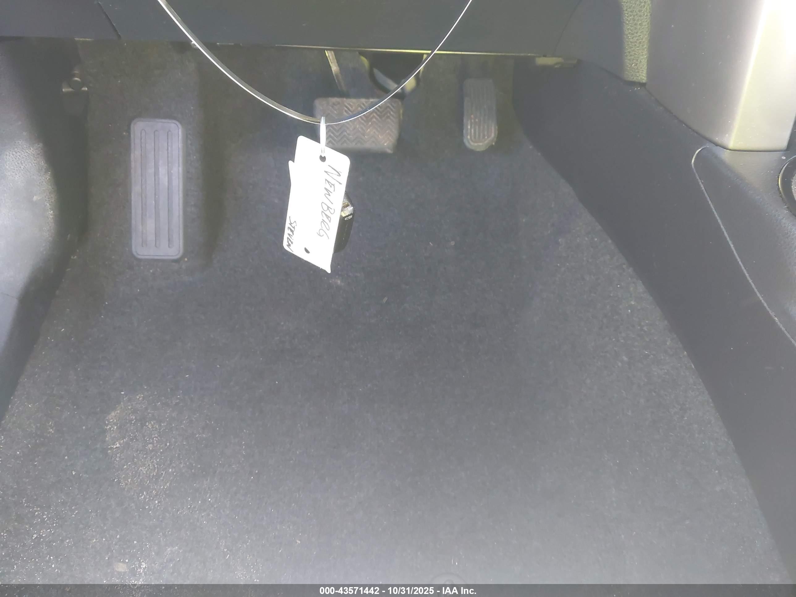 TOYOTA RAV4 image 11