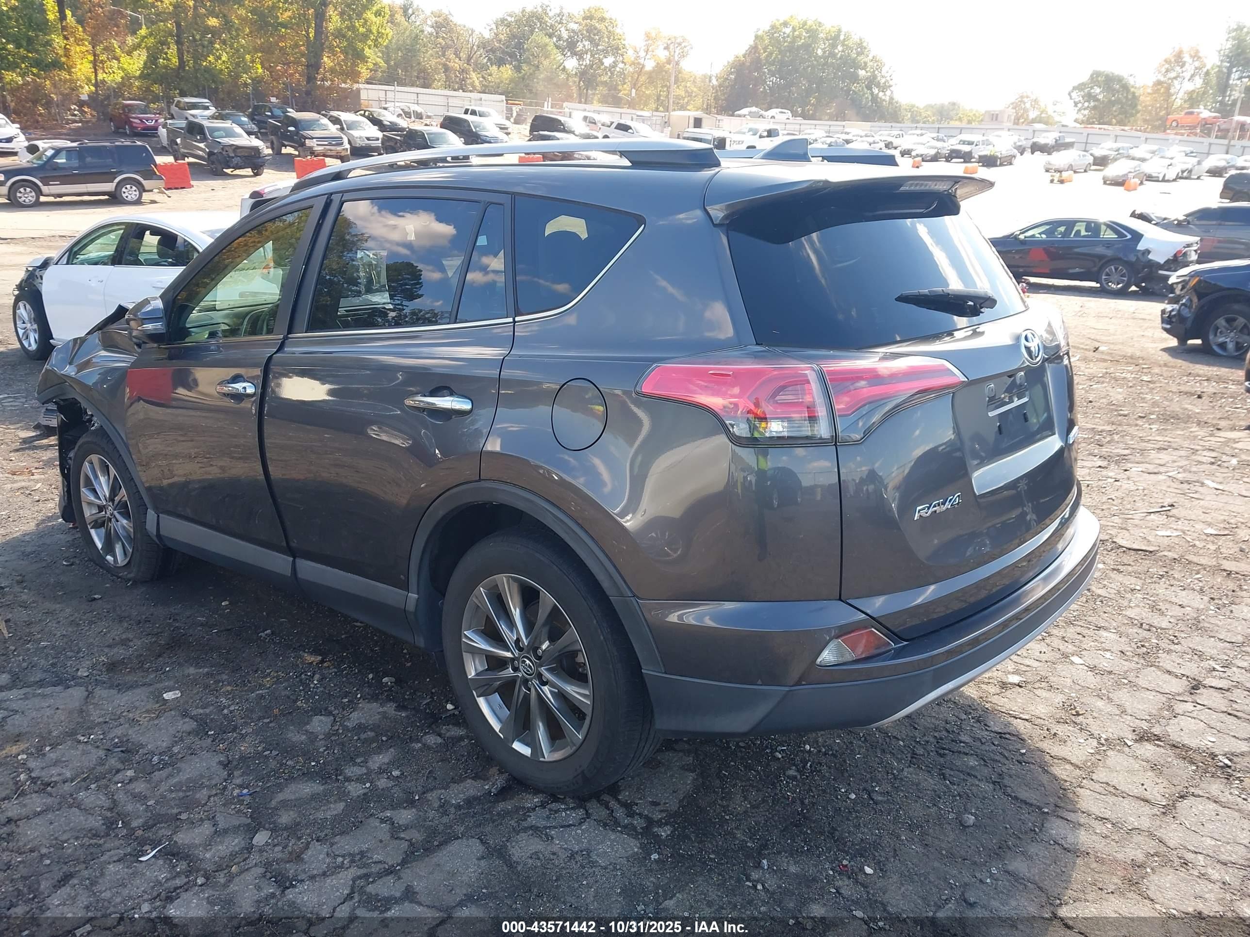 TOYOTA RAV4 image 3