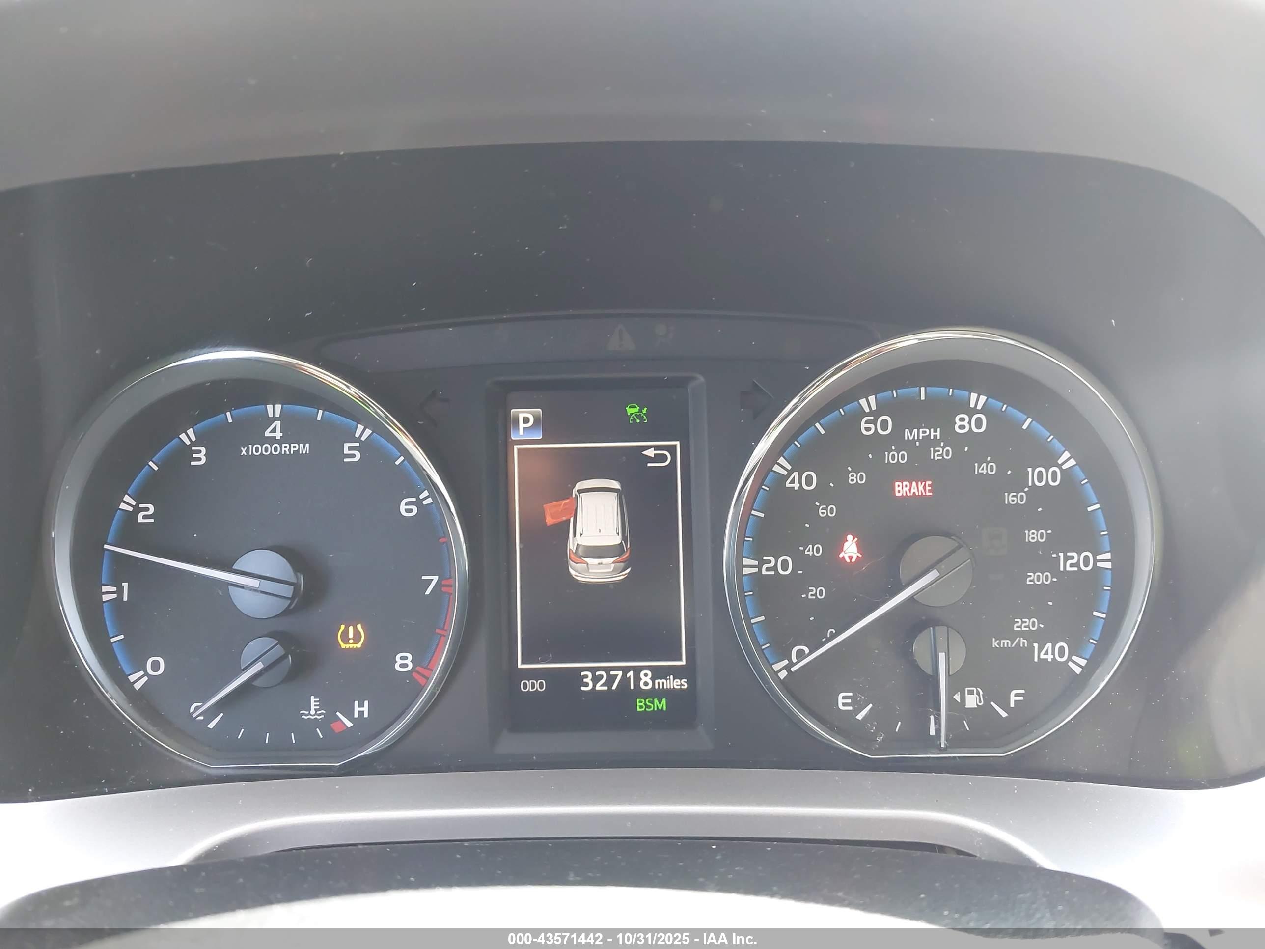 TOYOTA RAV4 image 7