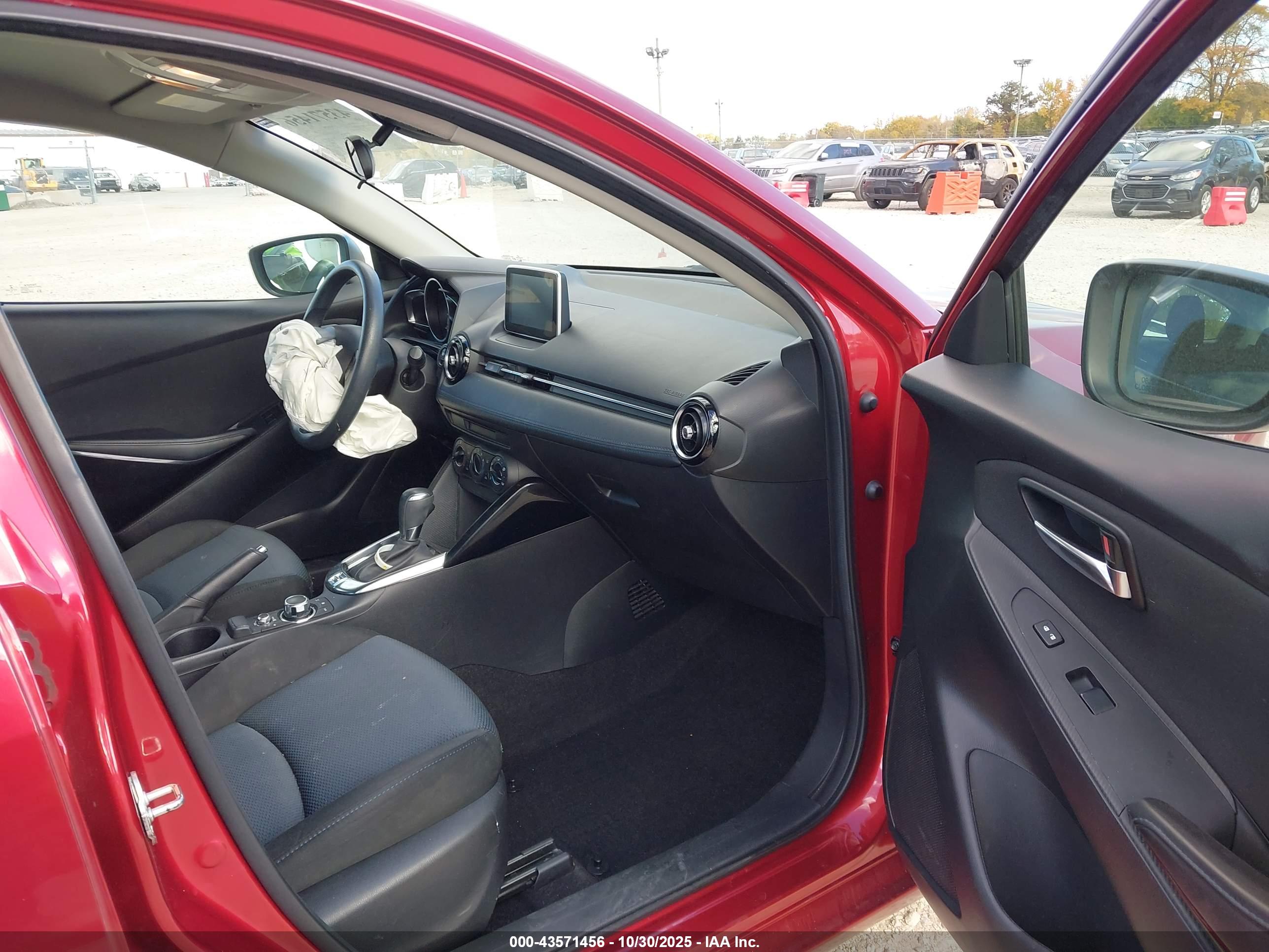 TOYOTA YARIS image 5